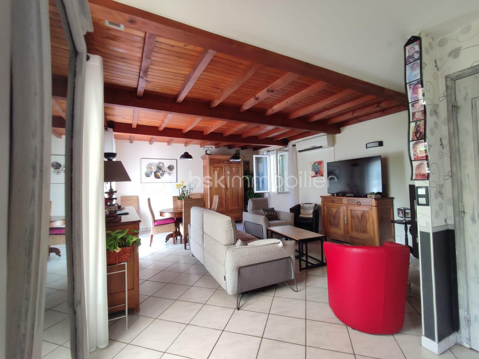 Maison traditionnelle de 104 m² - IMG-20250620-WA0057.jpg