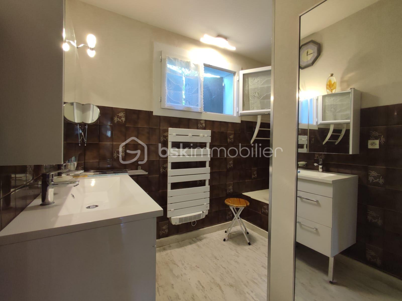 Maison traditionnelle de 104 m² - IMG-20250620-WA0044.jpg