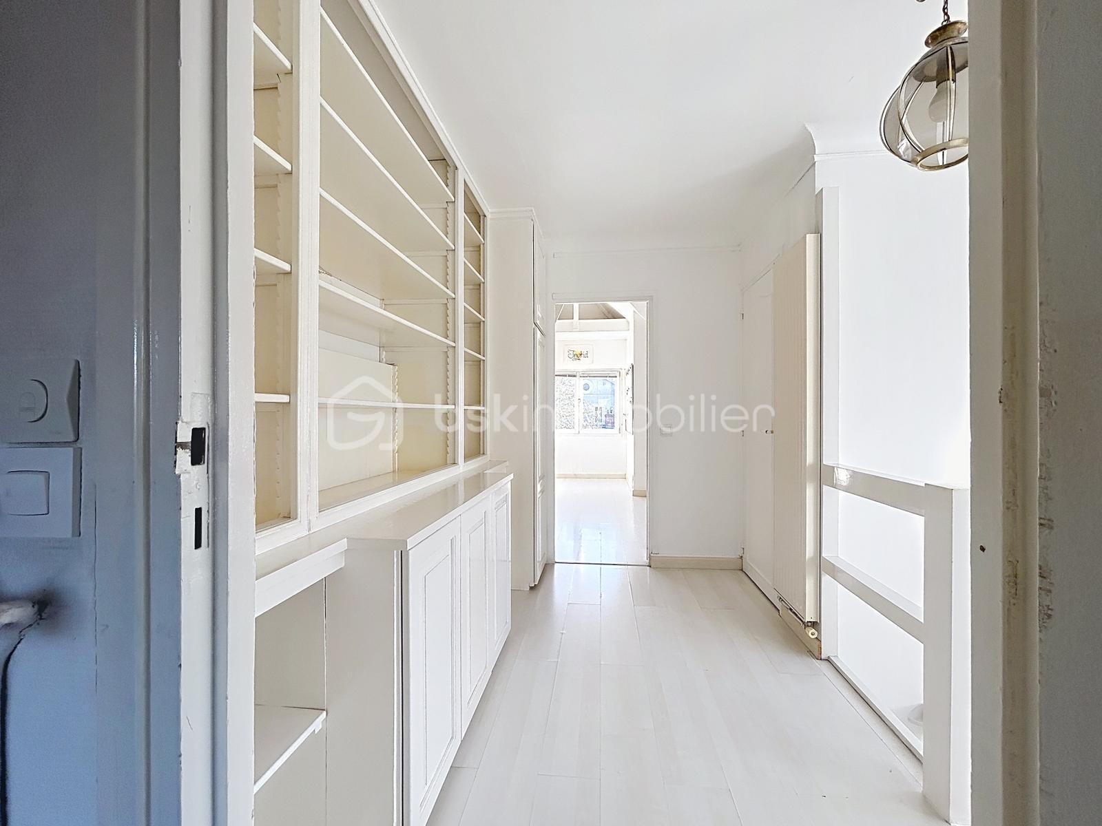 Maison traditionnelle de 195 m² - 85c8168a-e9ce-42d7-bd82-a477ca94d64e.JPG