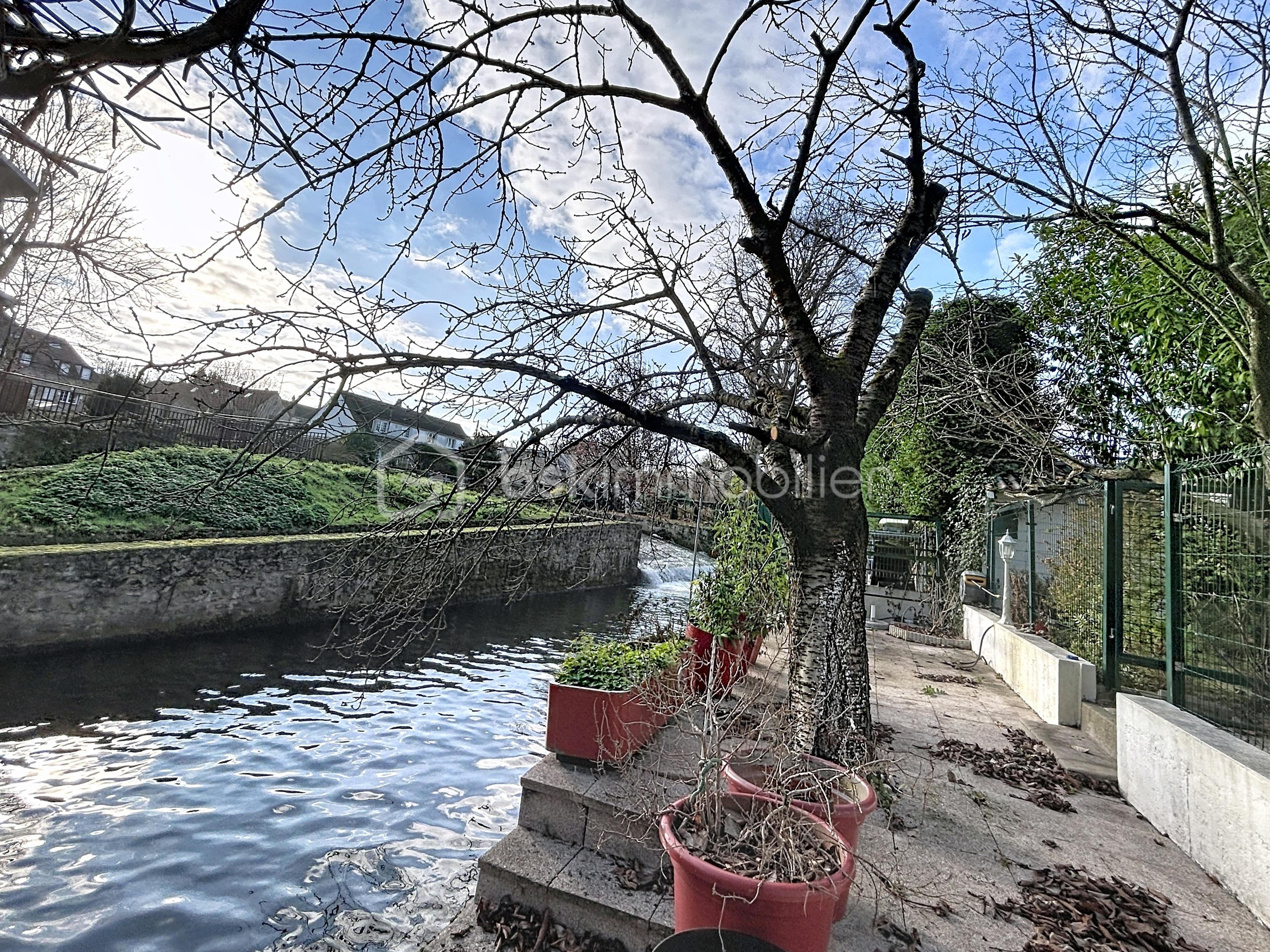 Maison traditionnelle de 195 m² - jeanne-d-arc_00003.jpg