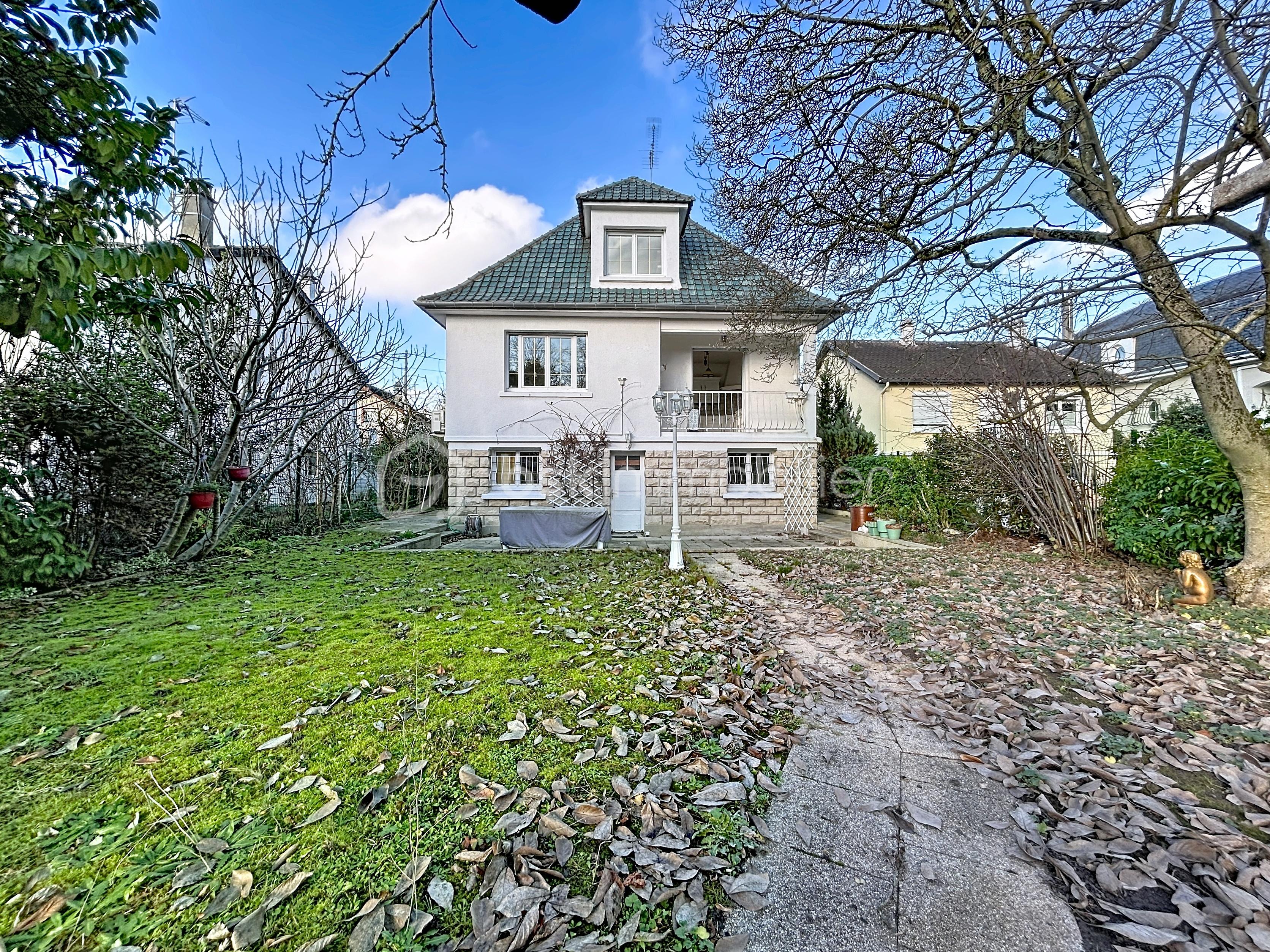 Maison traditionnelle de 195 m²