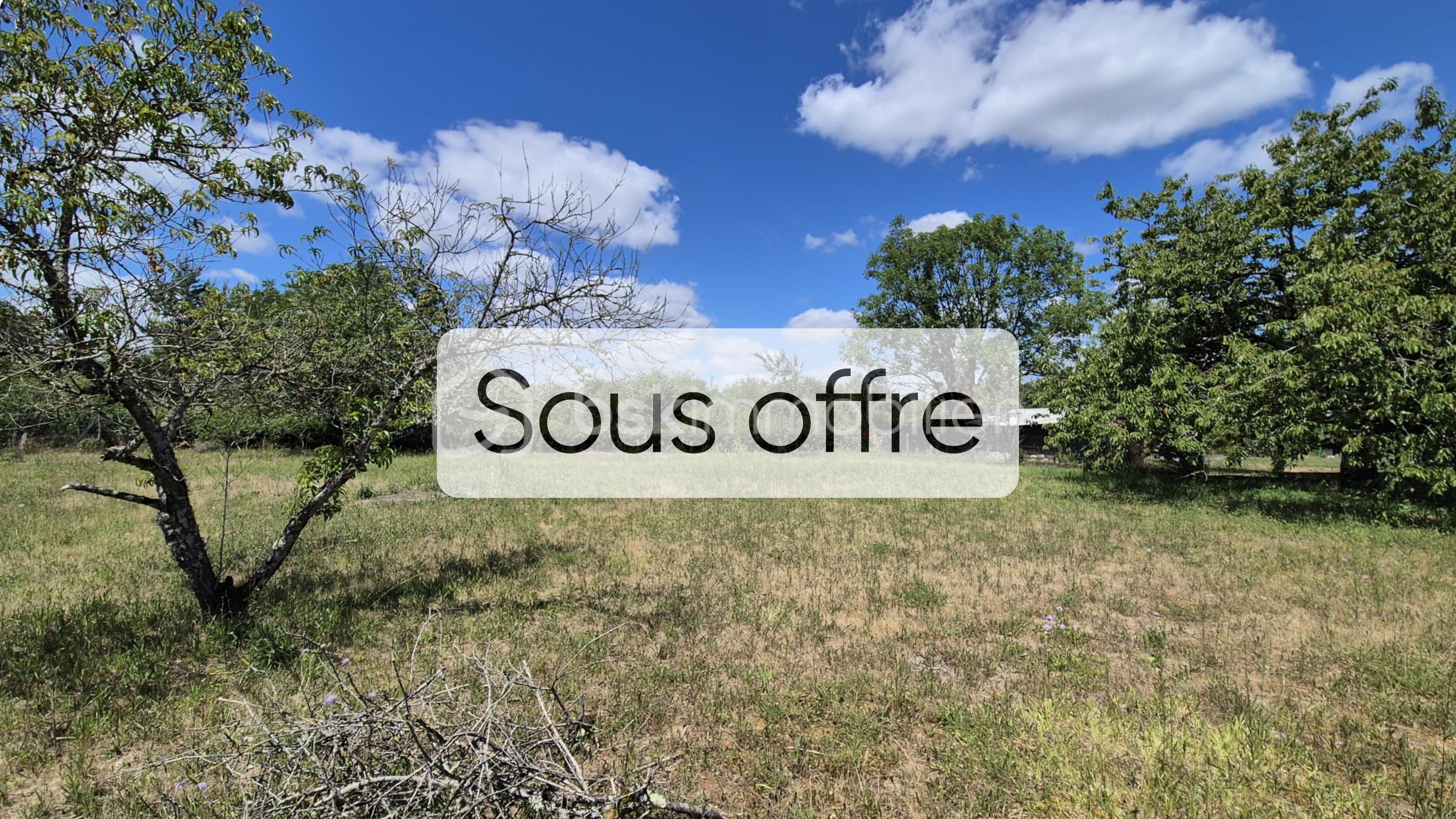 Terrain de 827 m² - SOUS (1).png