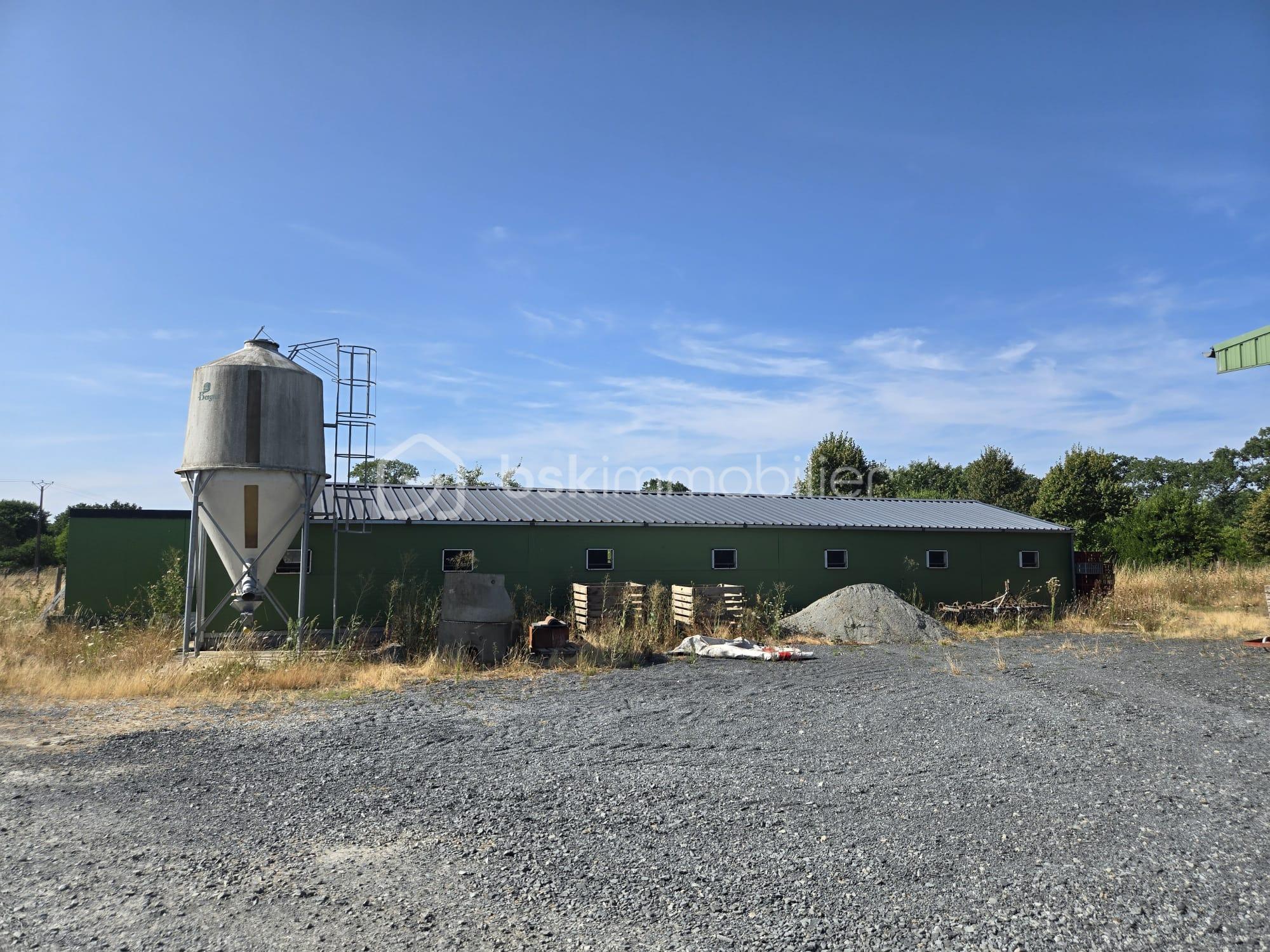 Terrain 80 m² · à Martigné-sur-Mayenne · 80 m² · 333 400 €