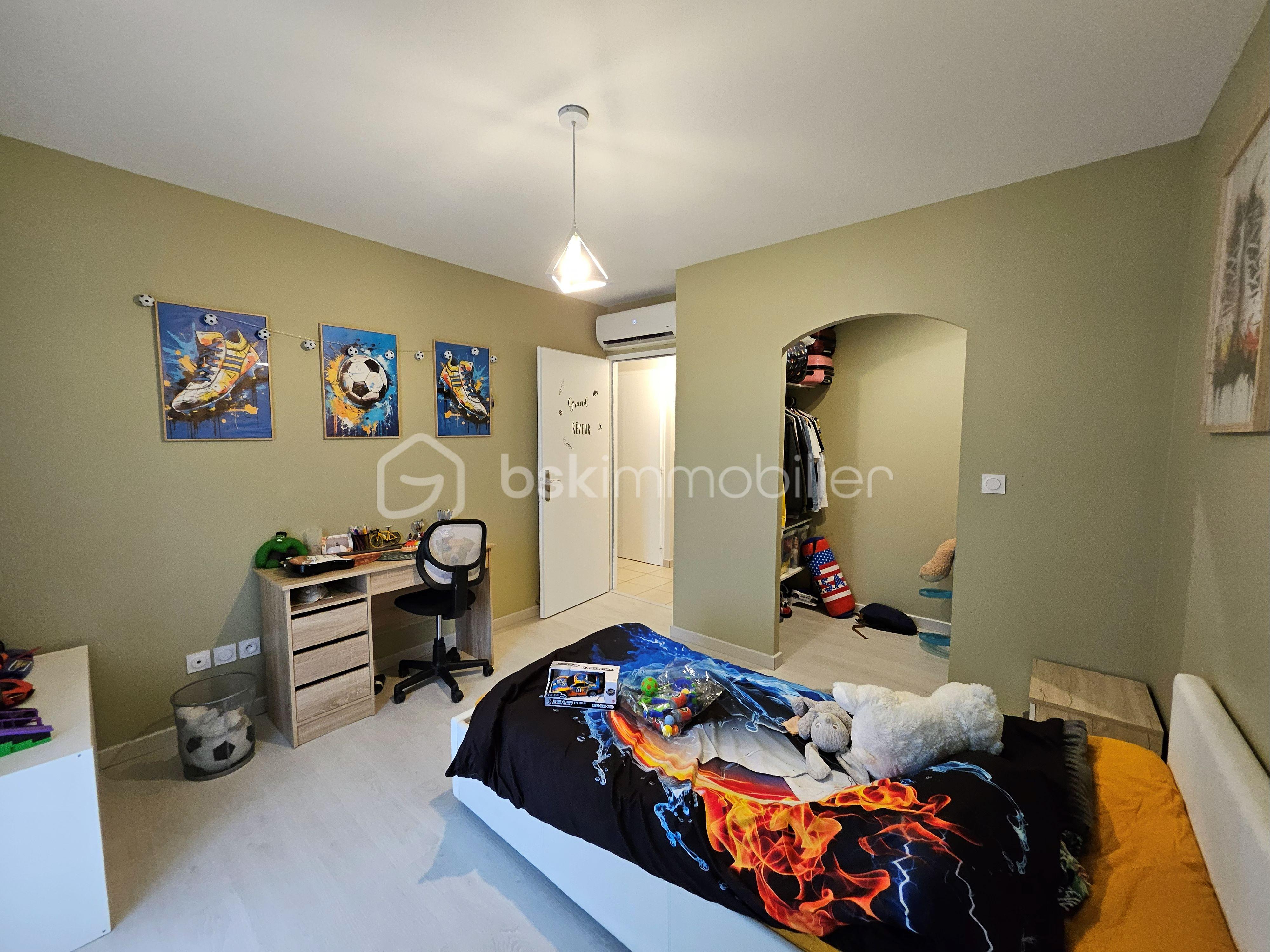 Maison traditionnelle de 123 m² - chambre verte.jpg