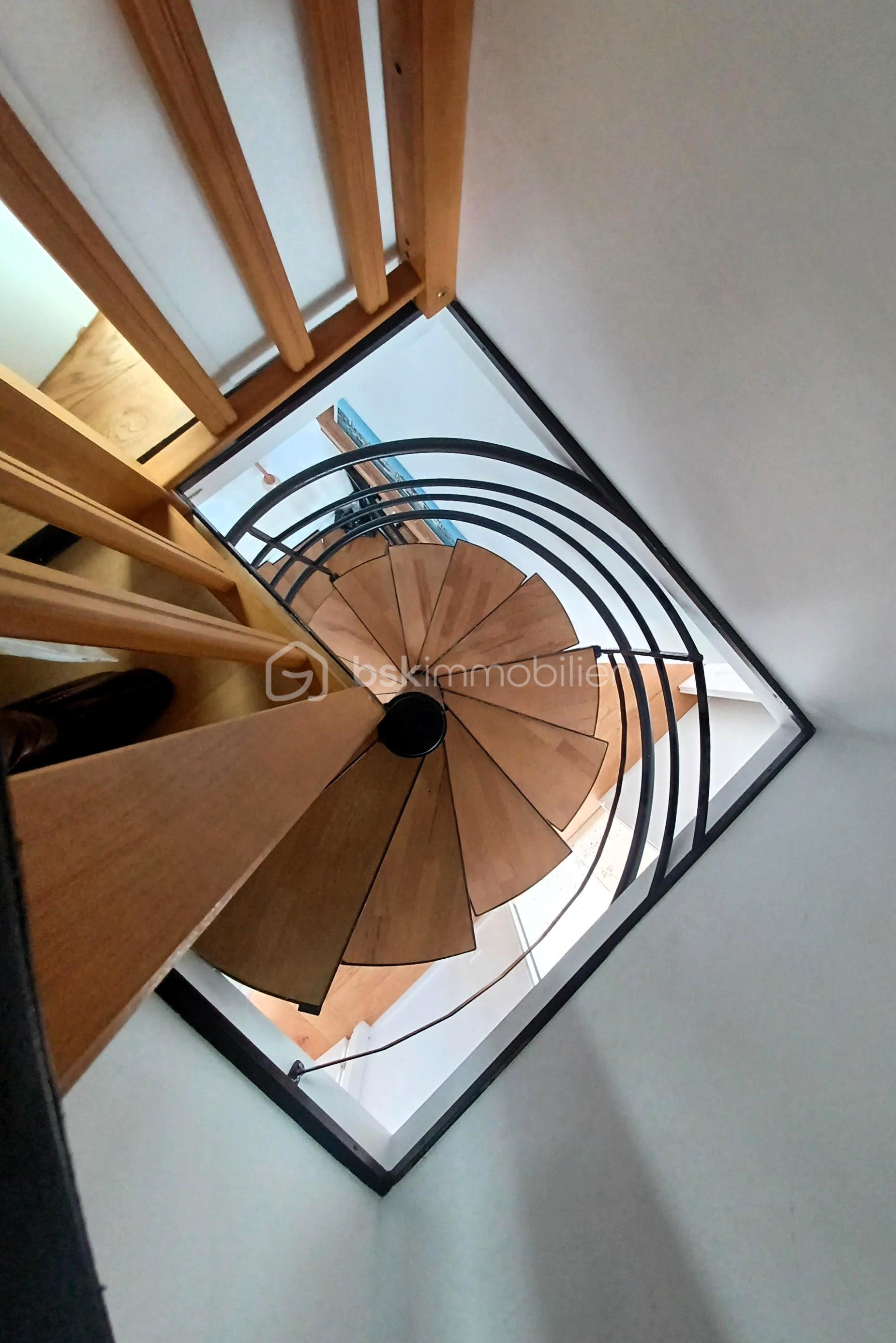 Maison de 98 m² - escaliers.jpg