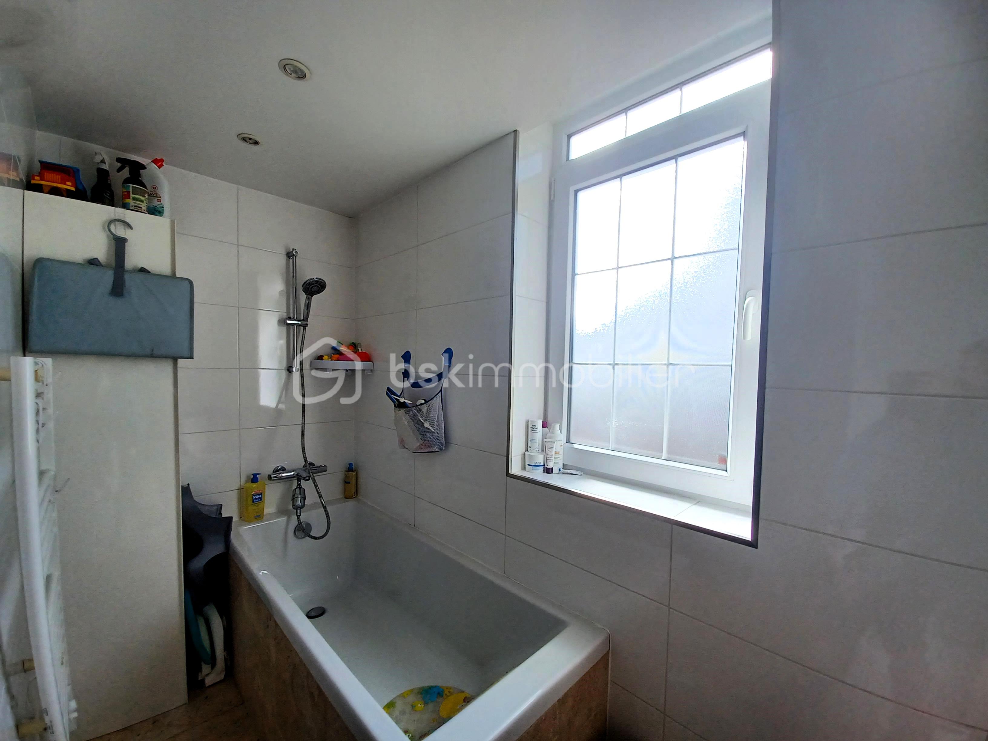 Maison de 98 m² - sdb.jpg