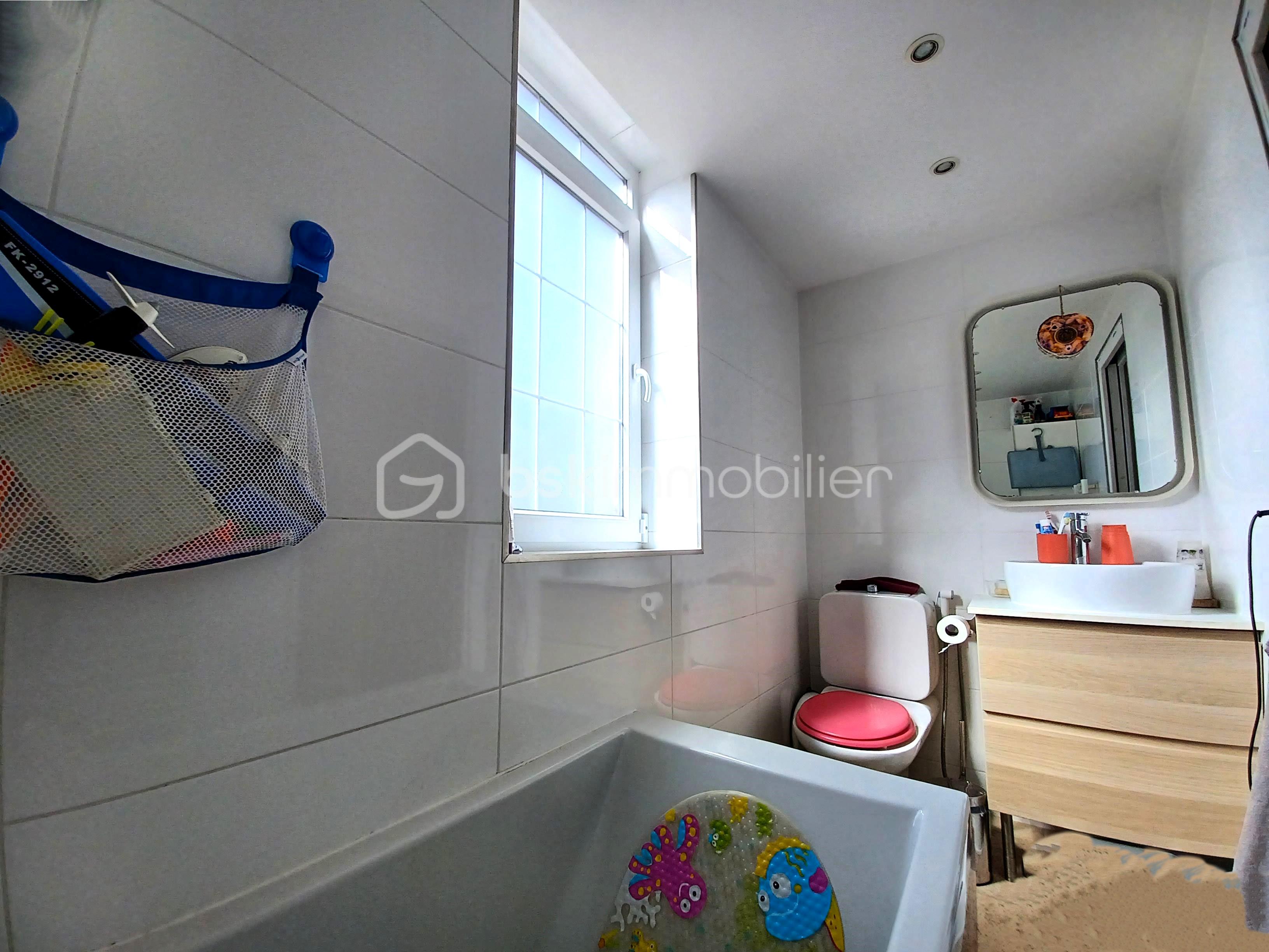 Maison de 98 m² - sdb 2.jpg