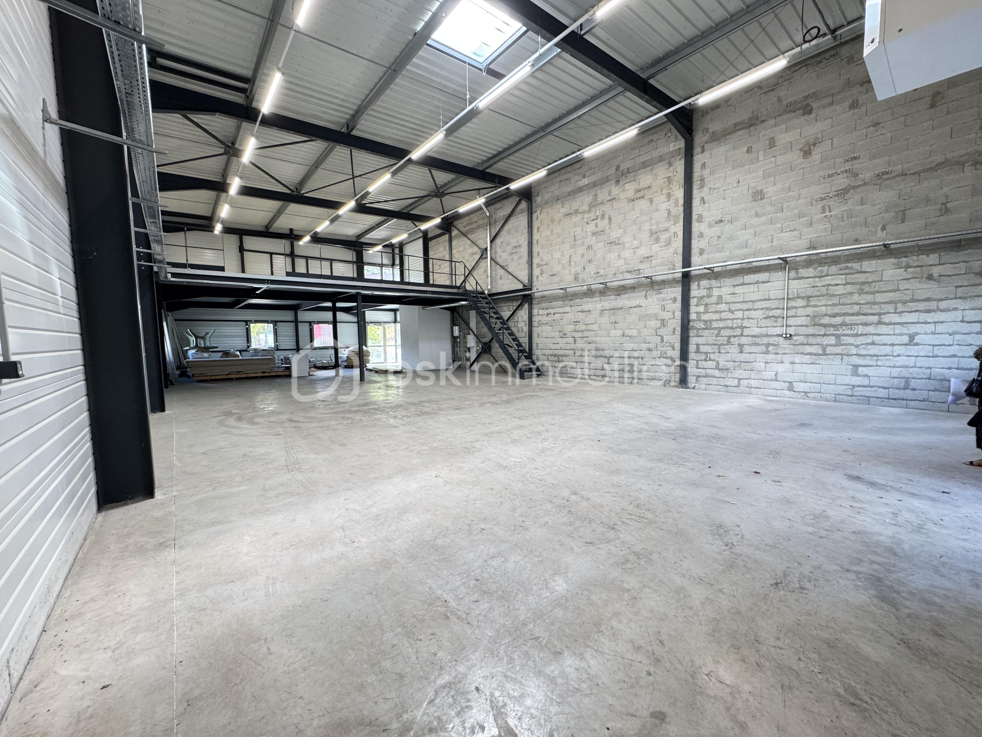 Local commercial de 341 m² - IMG_7800.jpeg