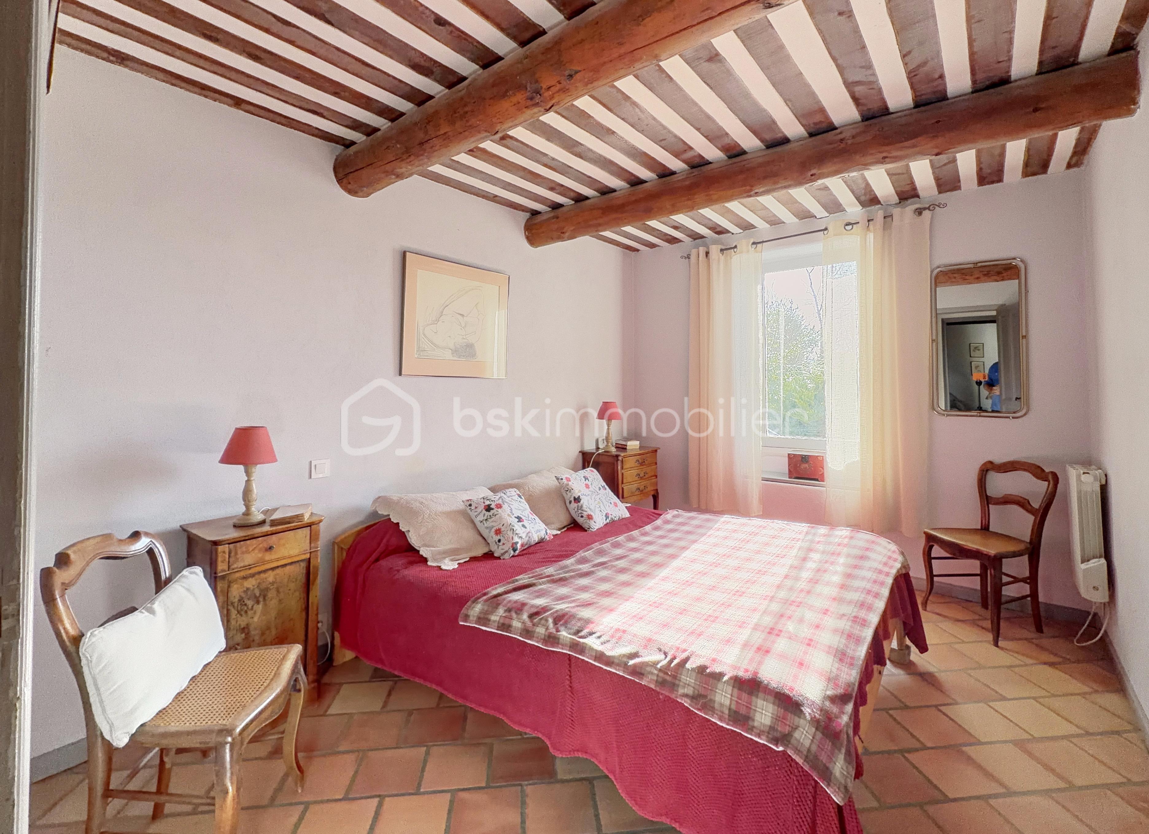 Maison provencale de 157 m² - CHAMBRE 2-1.jpg