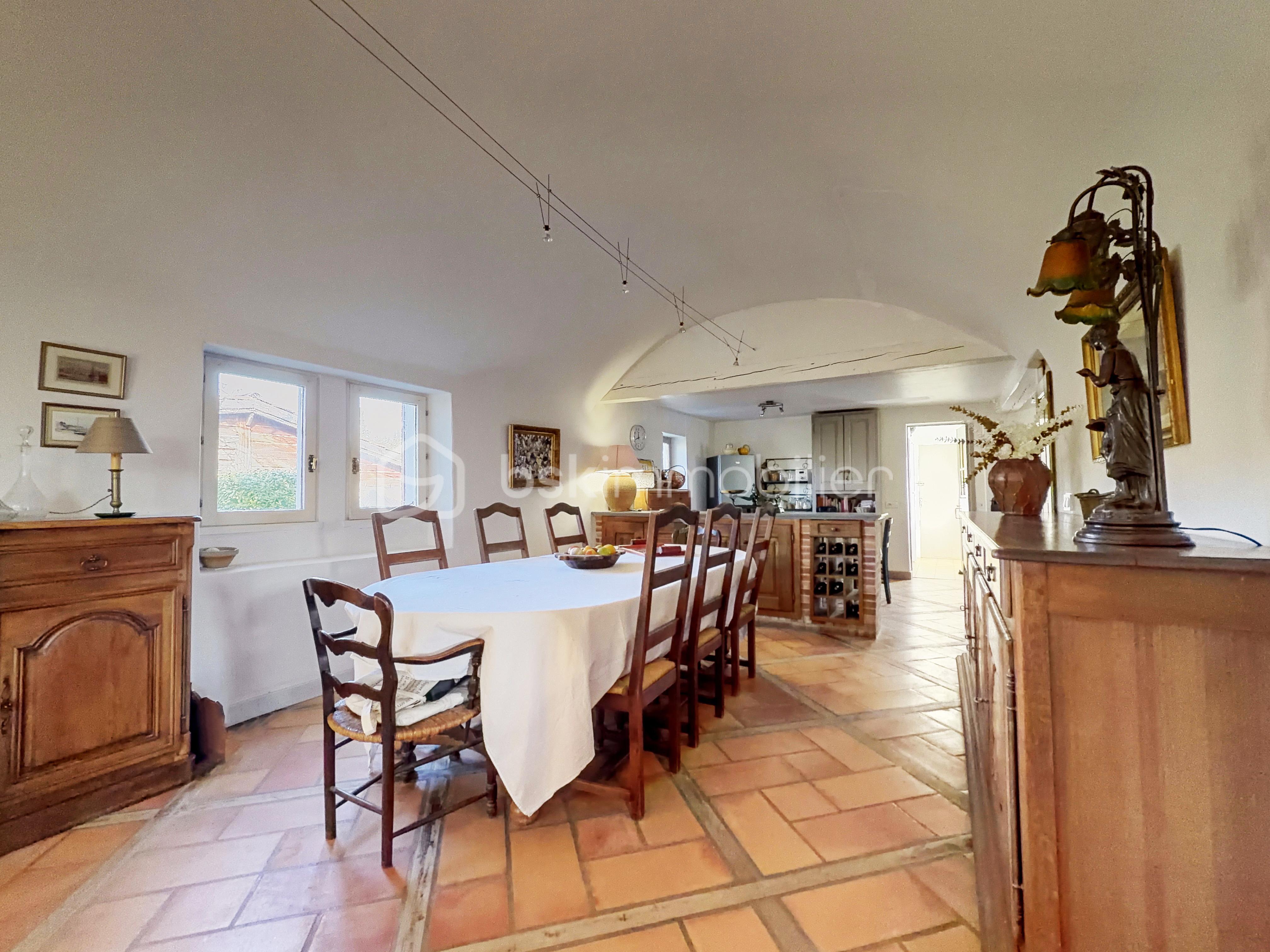 Maison provencale de 157 m² - SALLE A MANGER-2.jpg