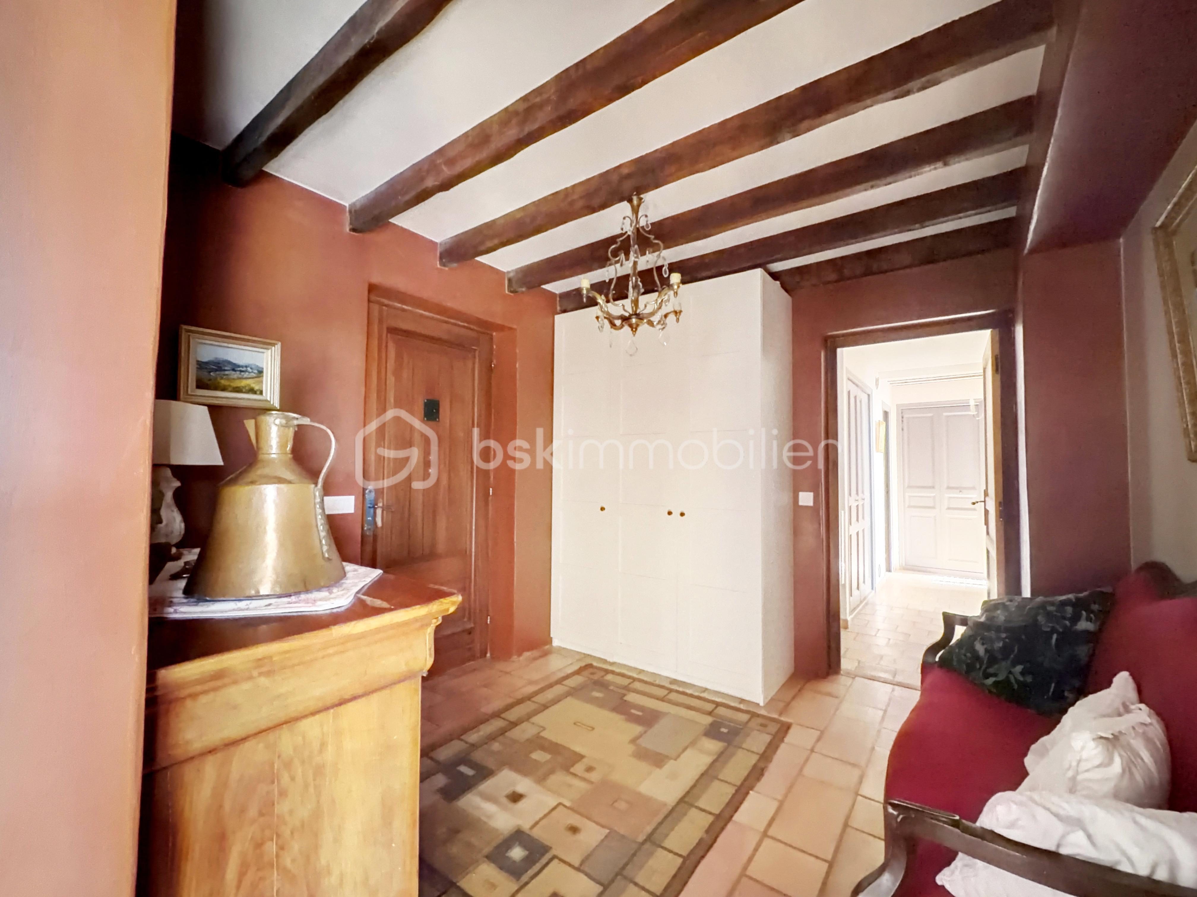 Maison provencale de 157 m² - ENTREE INT.jpg