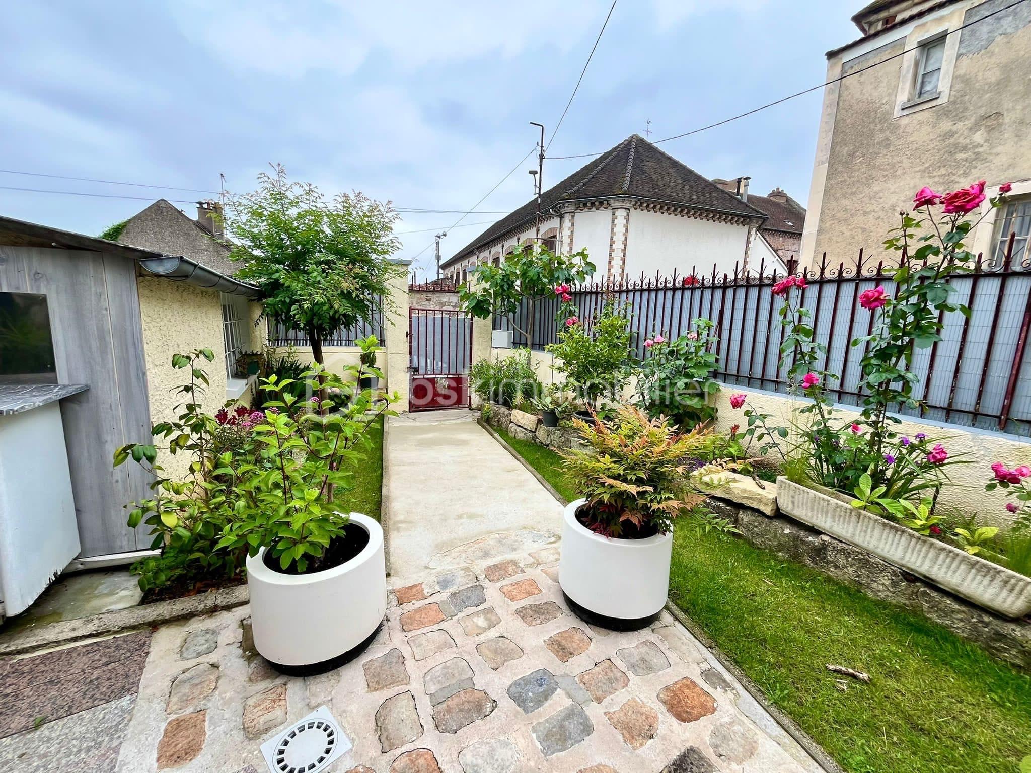 Maison de 82 m² - Photo extérieure 2.jpeg