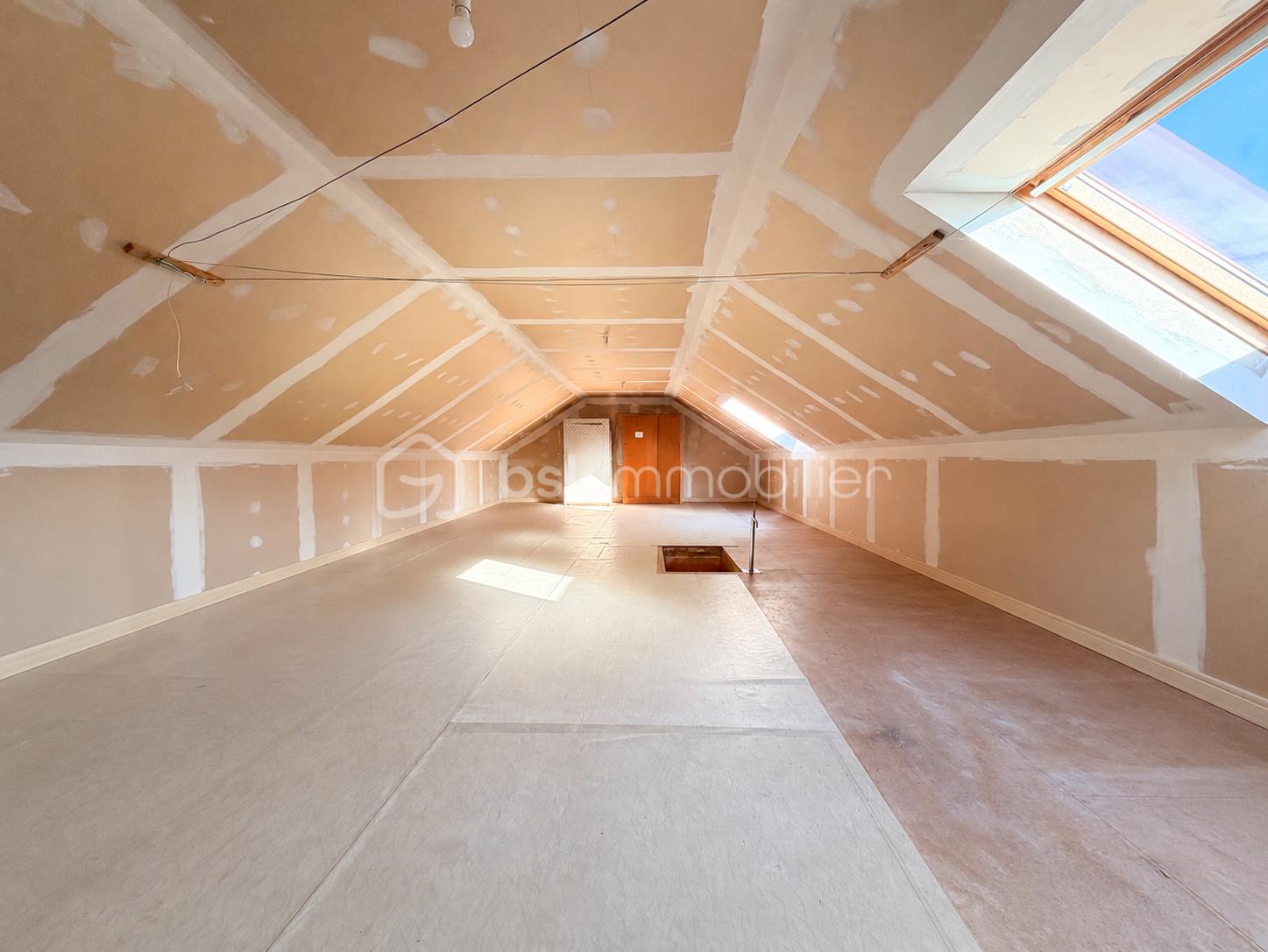 combles-amenages-espace-jeux-chambre-aigremont.png