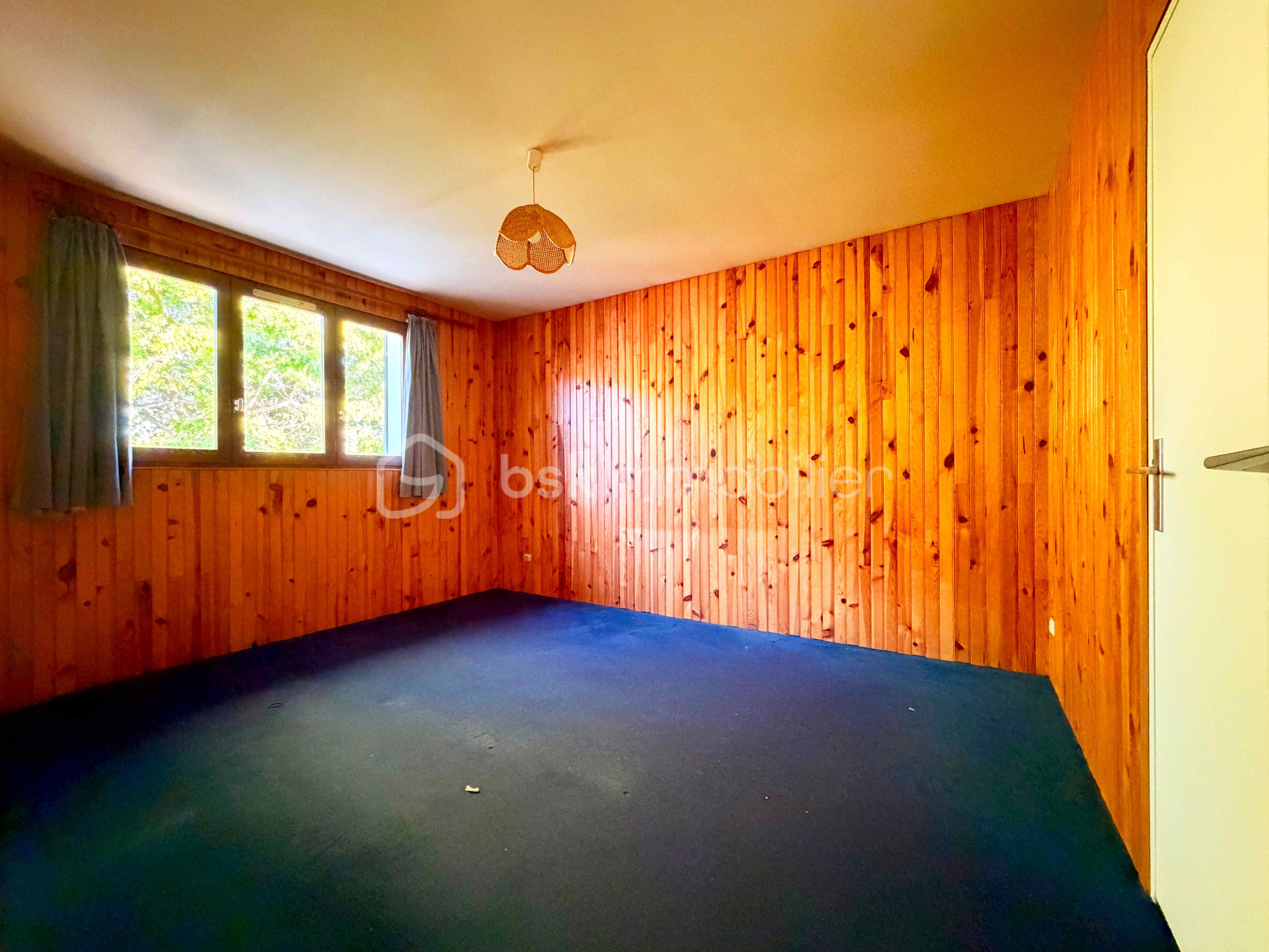 chambre-lumineuse-enfants-aigremont.jpg