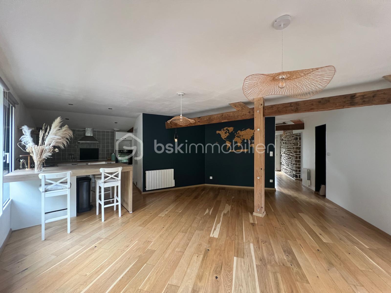 Immeuble de 98,74 m² - WhatsApp Image 2025-10-14 à 10.37.32_a9dd5bd5.jpg