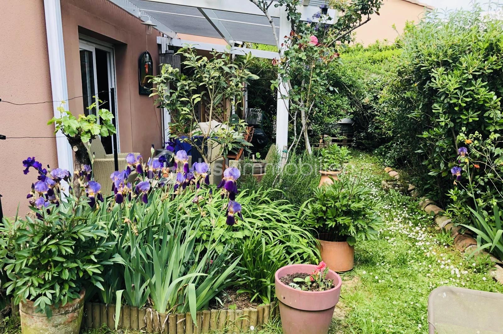 Maison jumelee de 75 m² - 2074b465-2b40-47a2-a014-804d69079332.jpeg