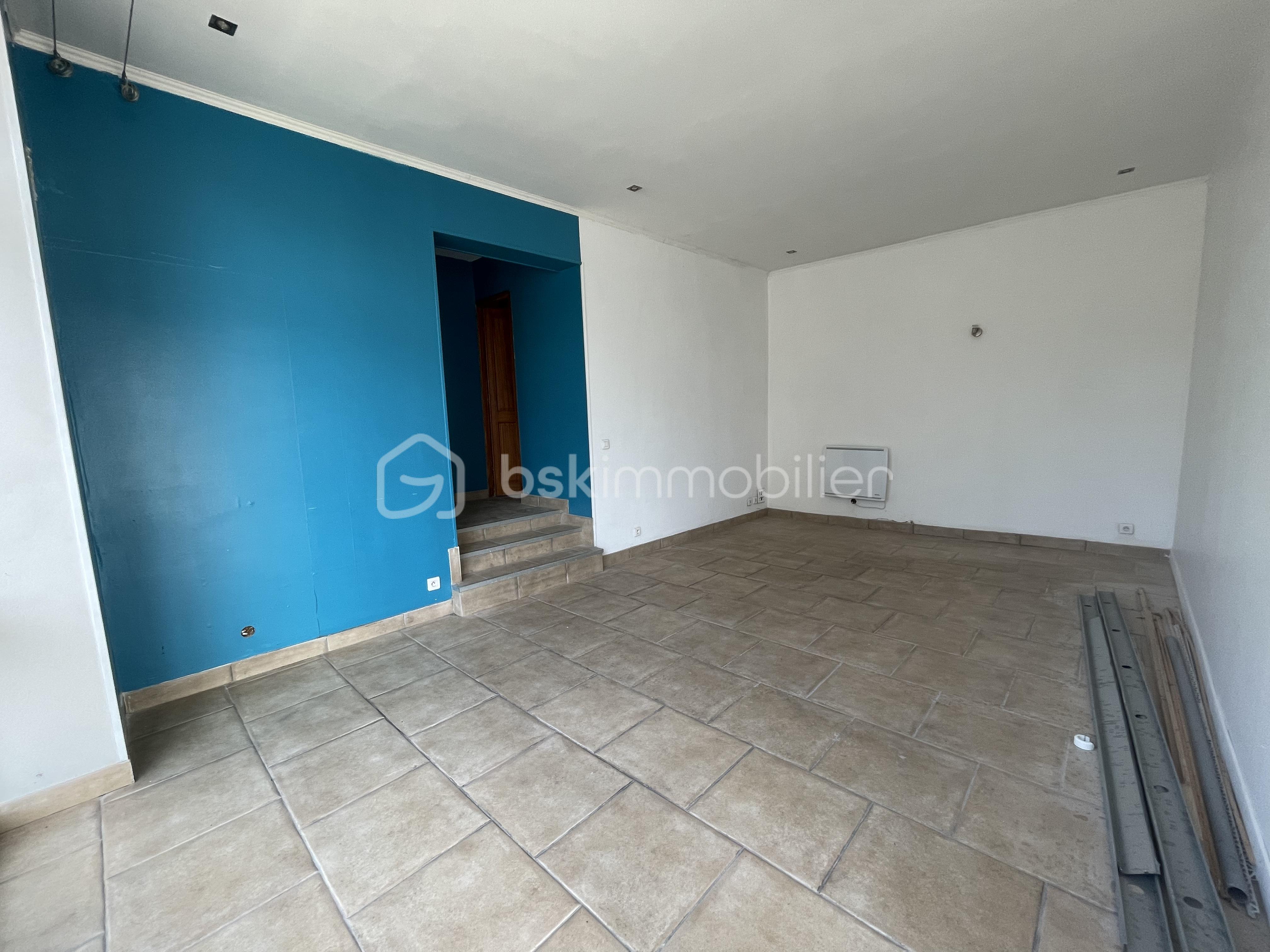 Immeuble commercial de 120 m² - ZMyNWdF2HPFpZT3TwXzrJ55k4QxPoL7MqaSZ1j5F.jpg