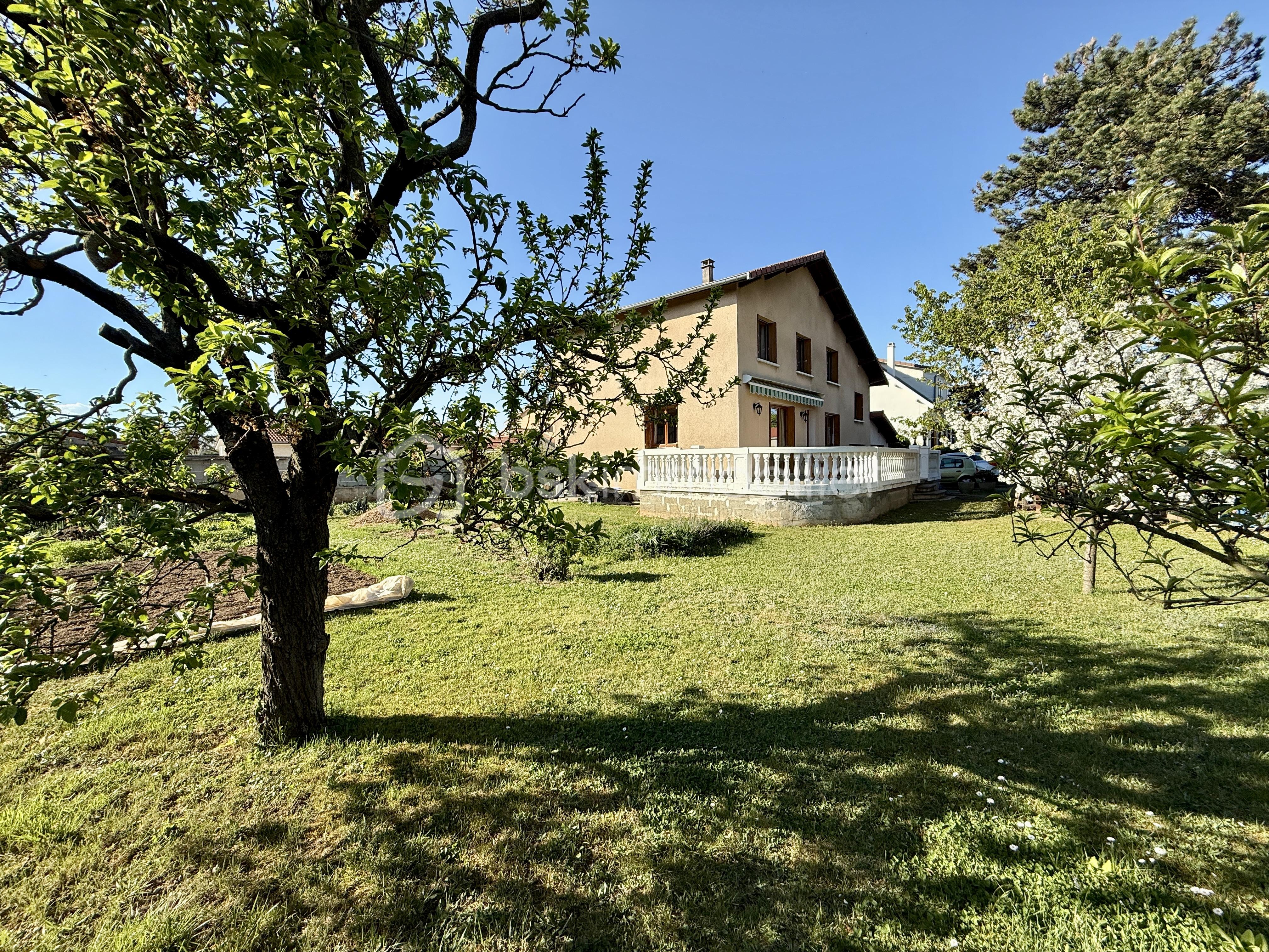 Maison 6 pièces 17 m² · à Chassieu · 17 m² · 590 000 €