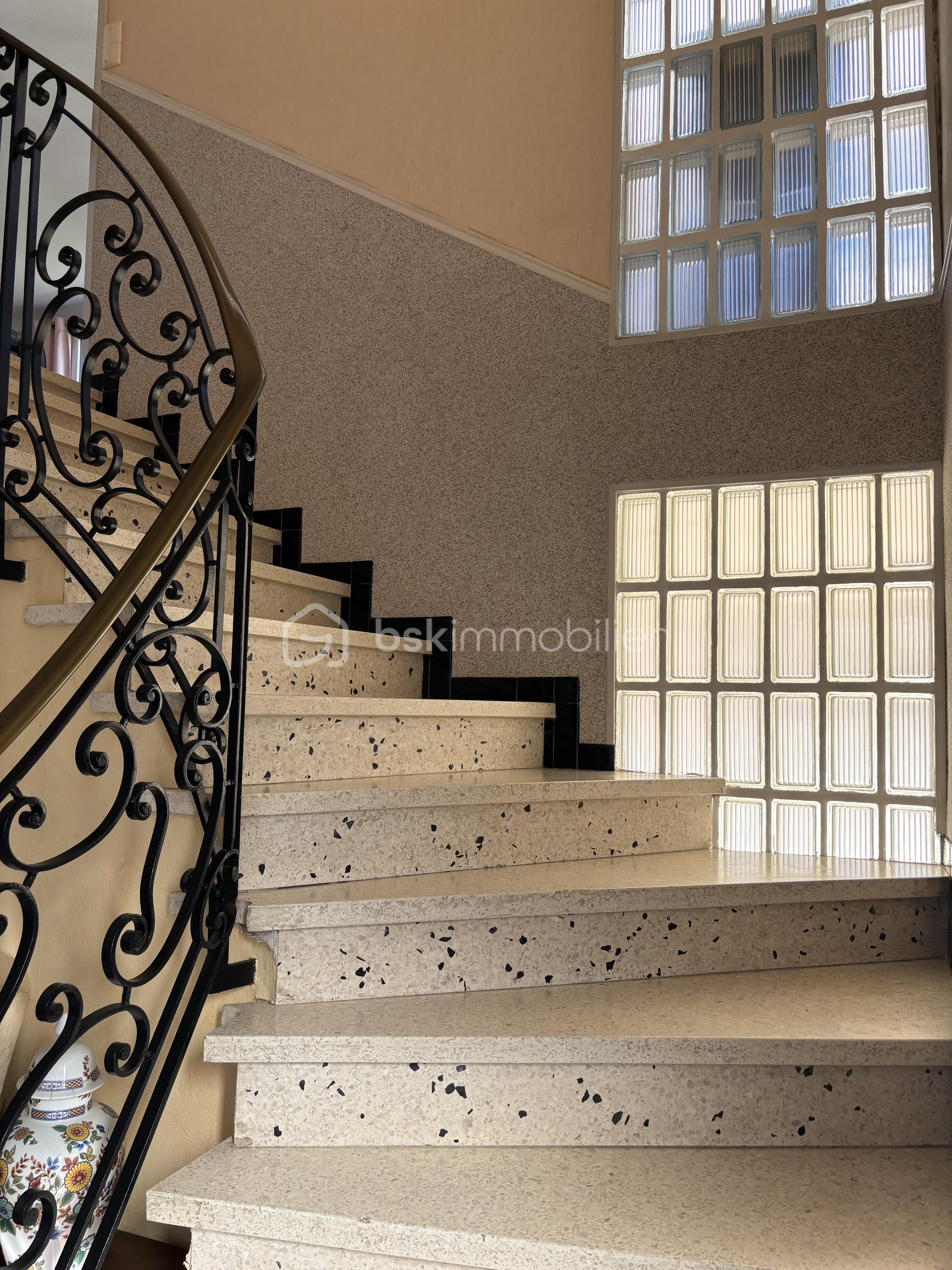 Maison traditionnelle de 135 m² - Escalier 3.jpeg