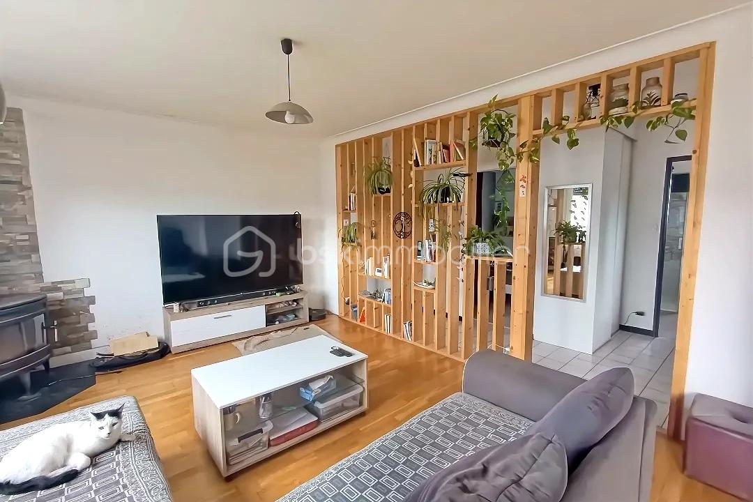 Maison de 180 m² - hoqi-4f699ea63e1b4245bceefe2ed5903031.jpg