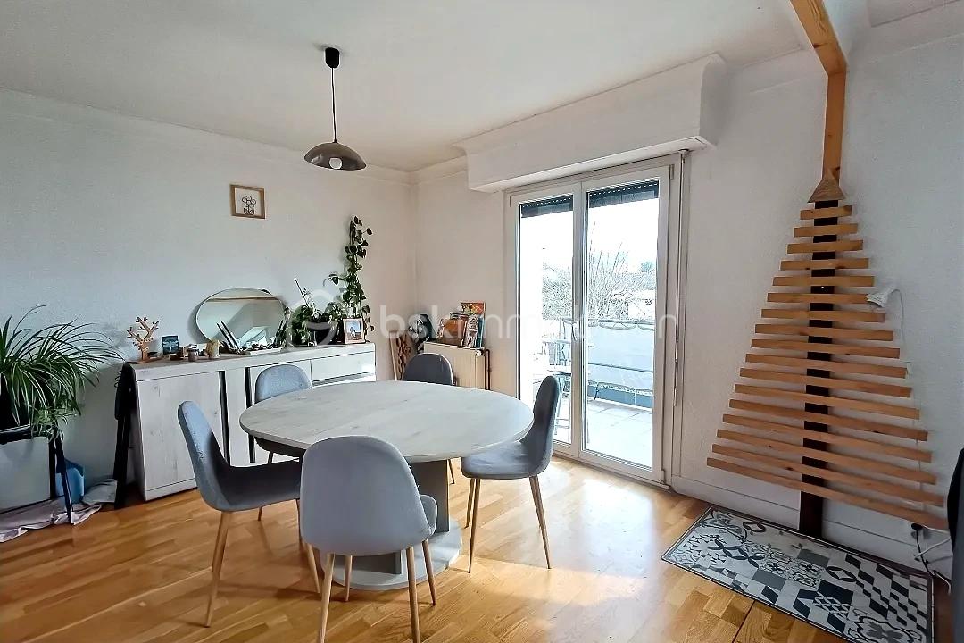 Maison de 180 m² - hoqi-55d8481a19a64d2482a7b35f6433cbf5.jpg