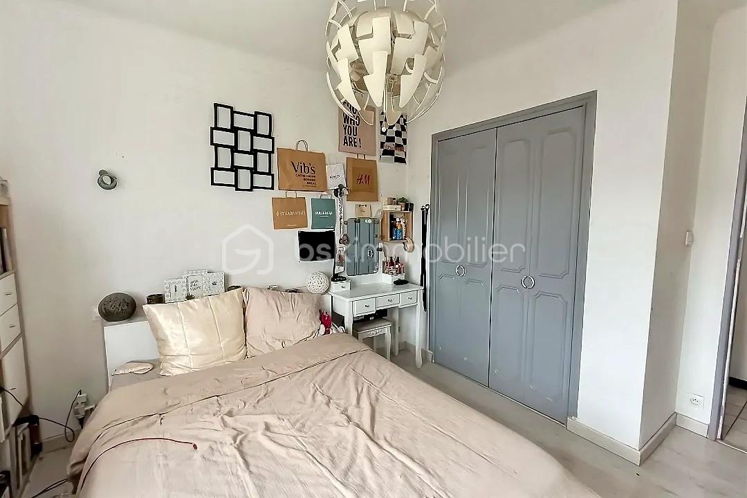 Maison de 180 m² - hoqi-d0838cdd9eb94cc2afe4139f88da7a63.jpg