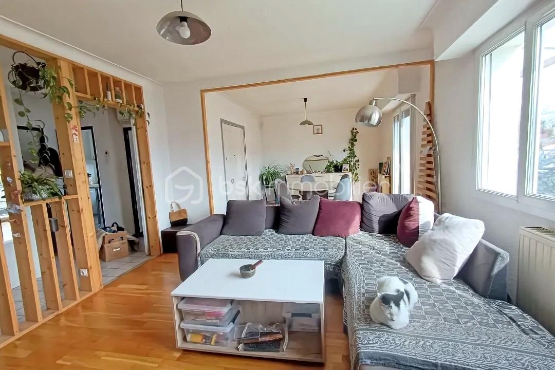 Maison de 180 m² - hoqi-b0b6ff4a72c44755948bcf3b3aadc5ec.jpg