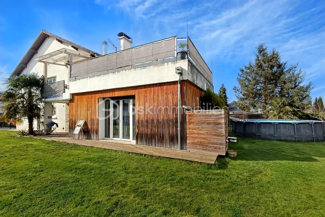Maison de 180 m² - hoqi-0130fae855114612b0a6305dfd79875e.jpg