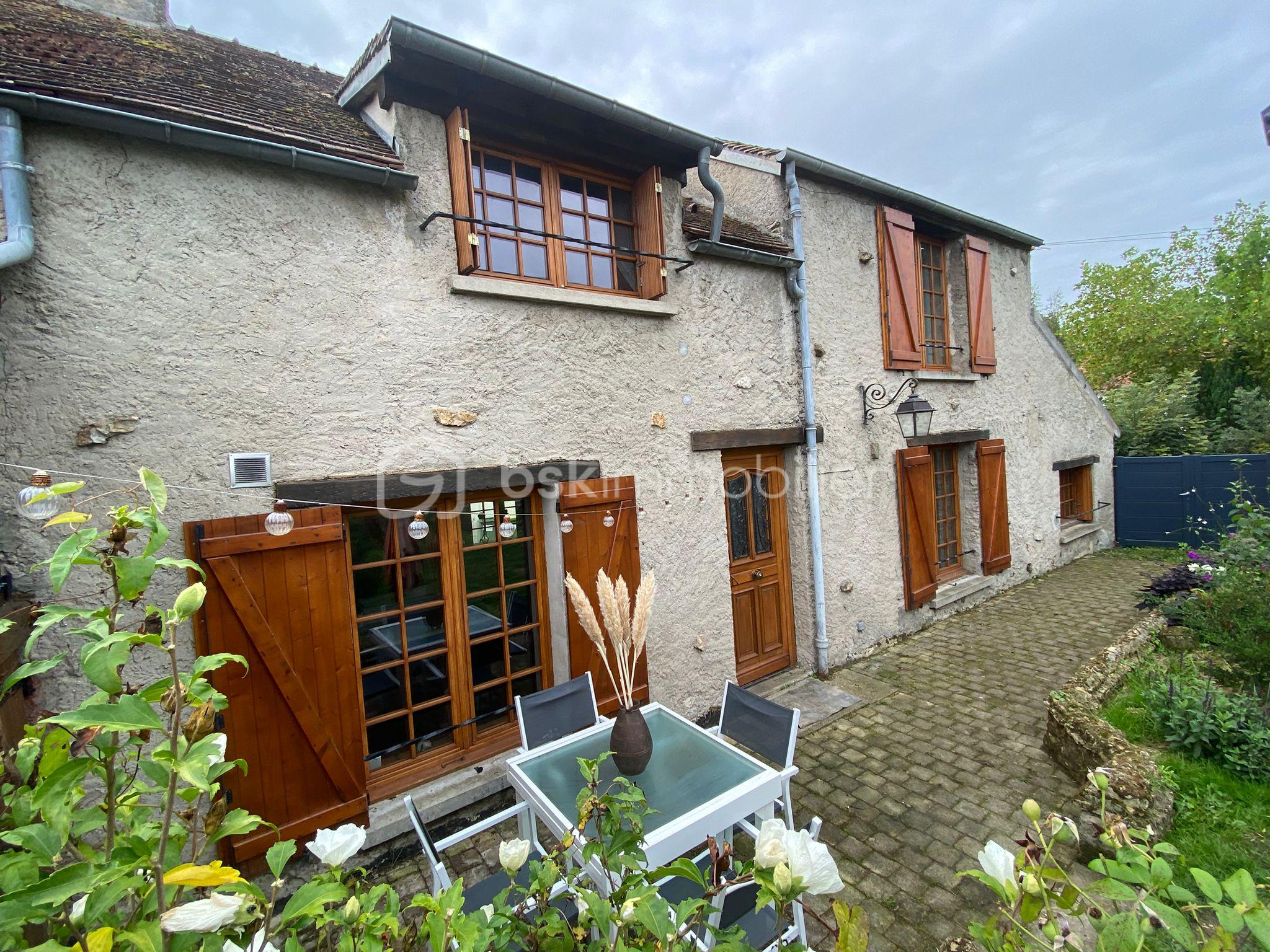 Maison en pierre de 148 m² - facade profil.jpg