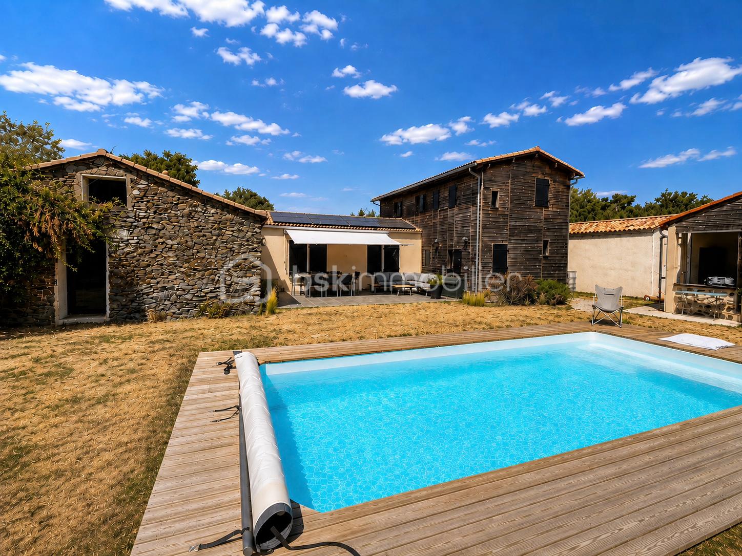 Maison 7 pièces 180 m² · à Les Brouzils · 180 m² · 375 000 €