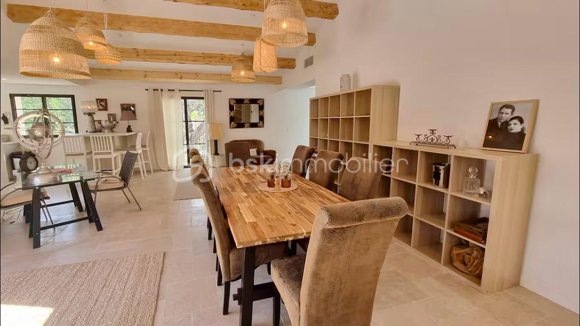 Maison de 300 m² - PHOTO-2025-10-18-19-35-50 copie 5.jpg