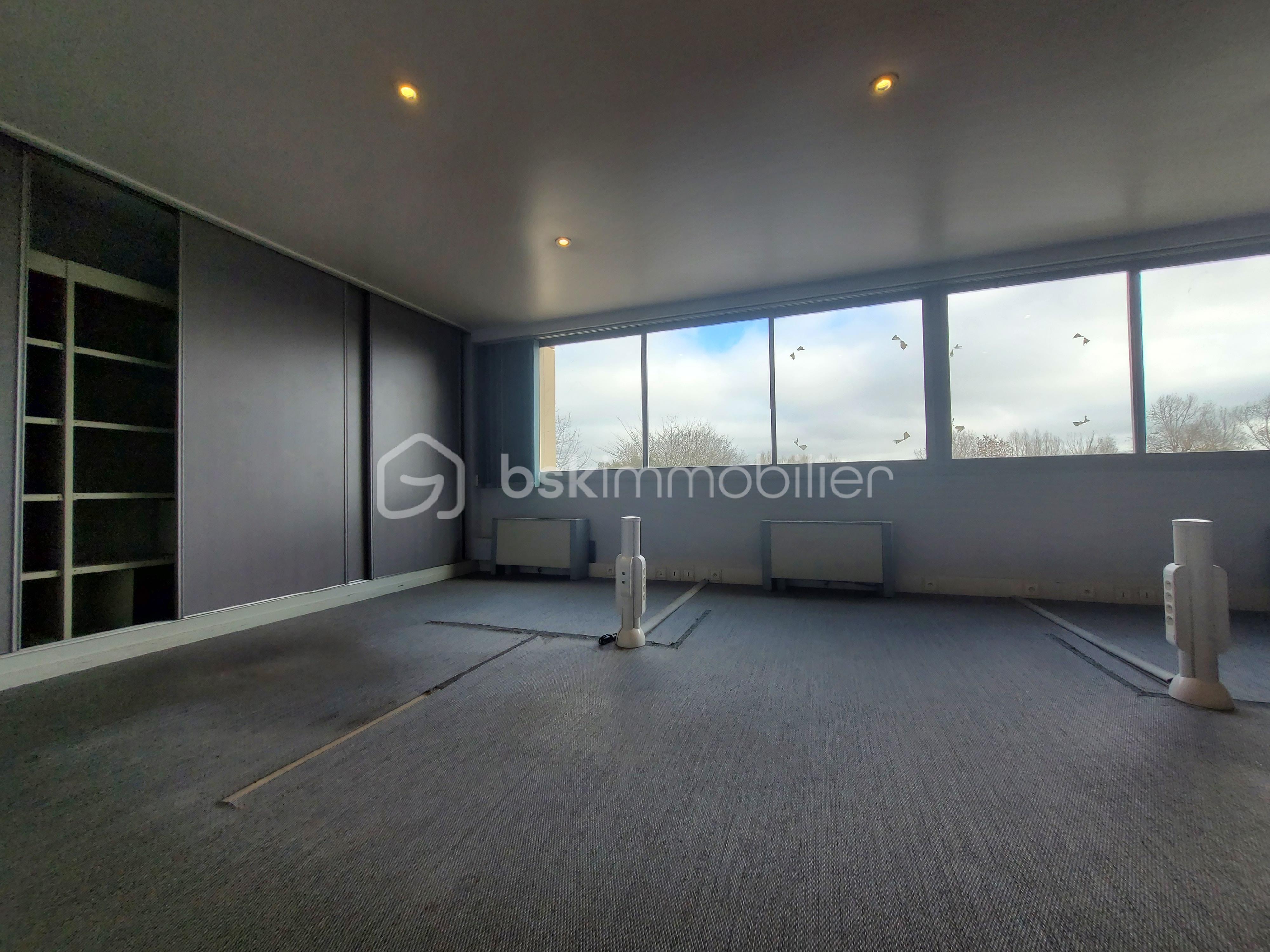 Bureau de 140 m² - 20220218_121646.jpg