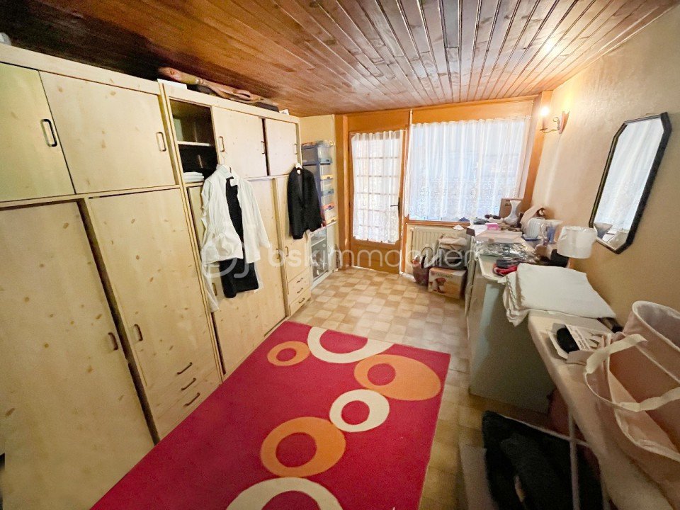 Immeuble mixte de 136 m² - dressing