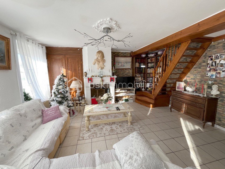 Immeuble mixte de 136 m² - sejour_03