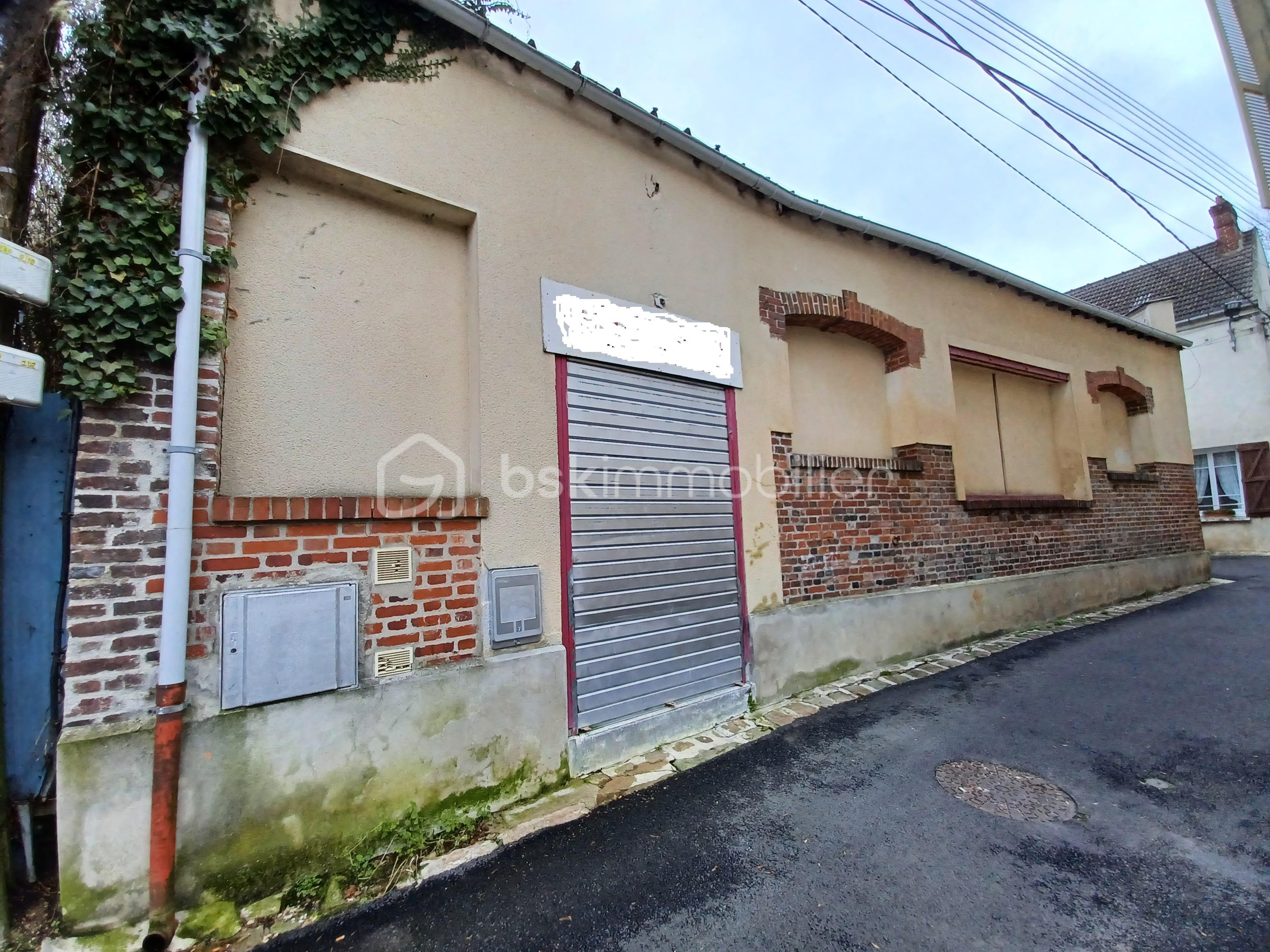 Maison de 158 m² - facade entree.jpg