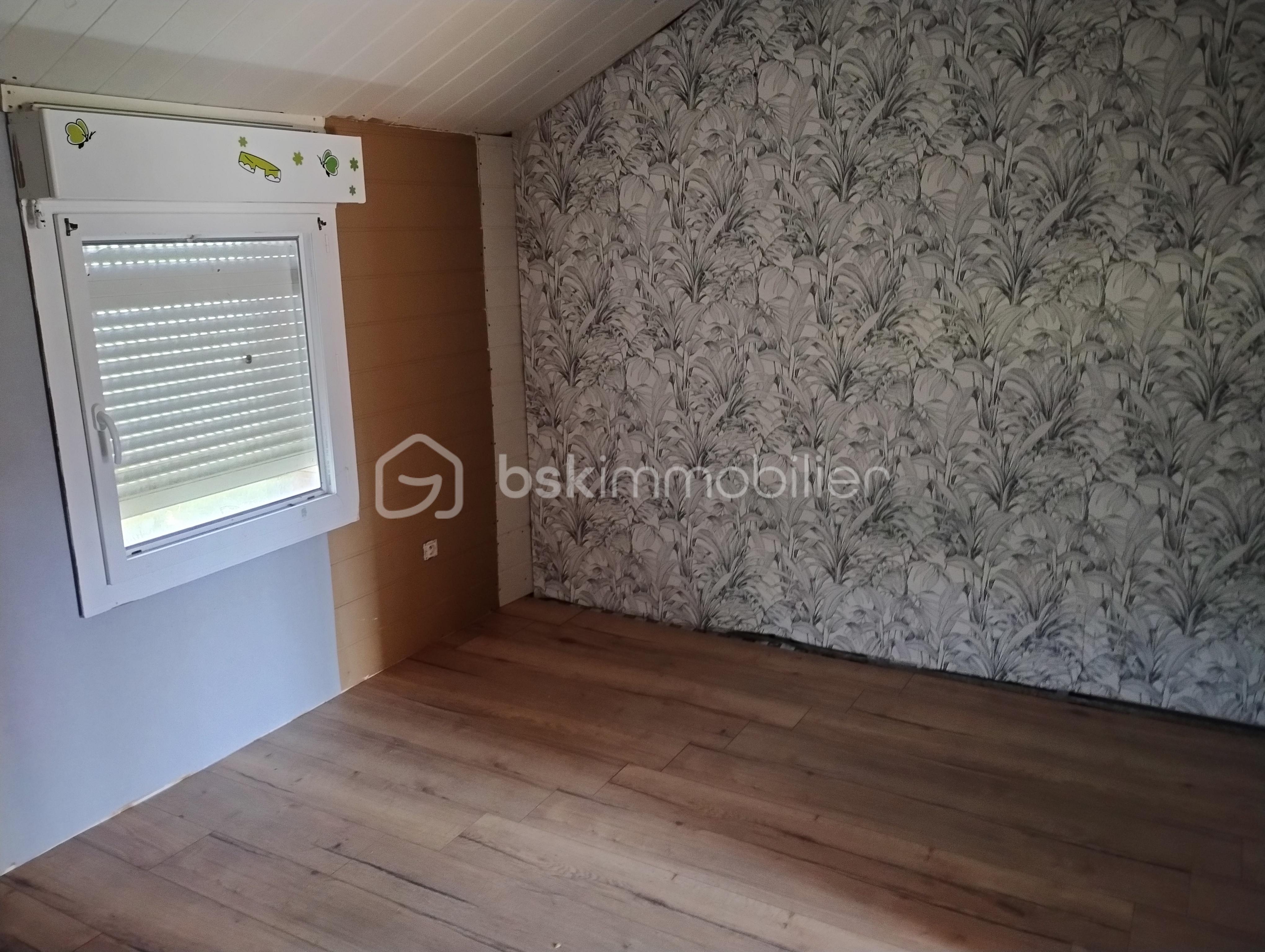 Maison de 2 295 m² - isabelle-bouvier-mandataire-immobilier-maison-pierre-chambre-2.jpg