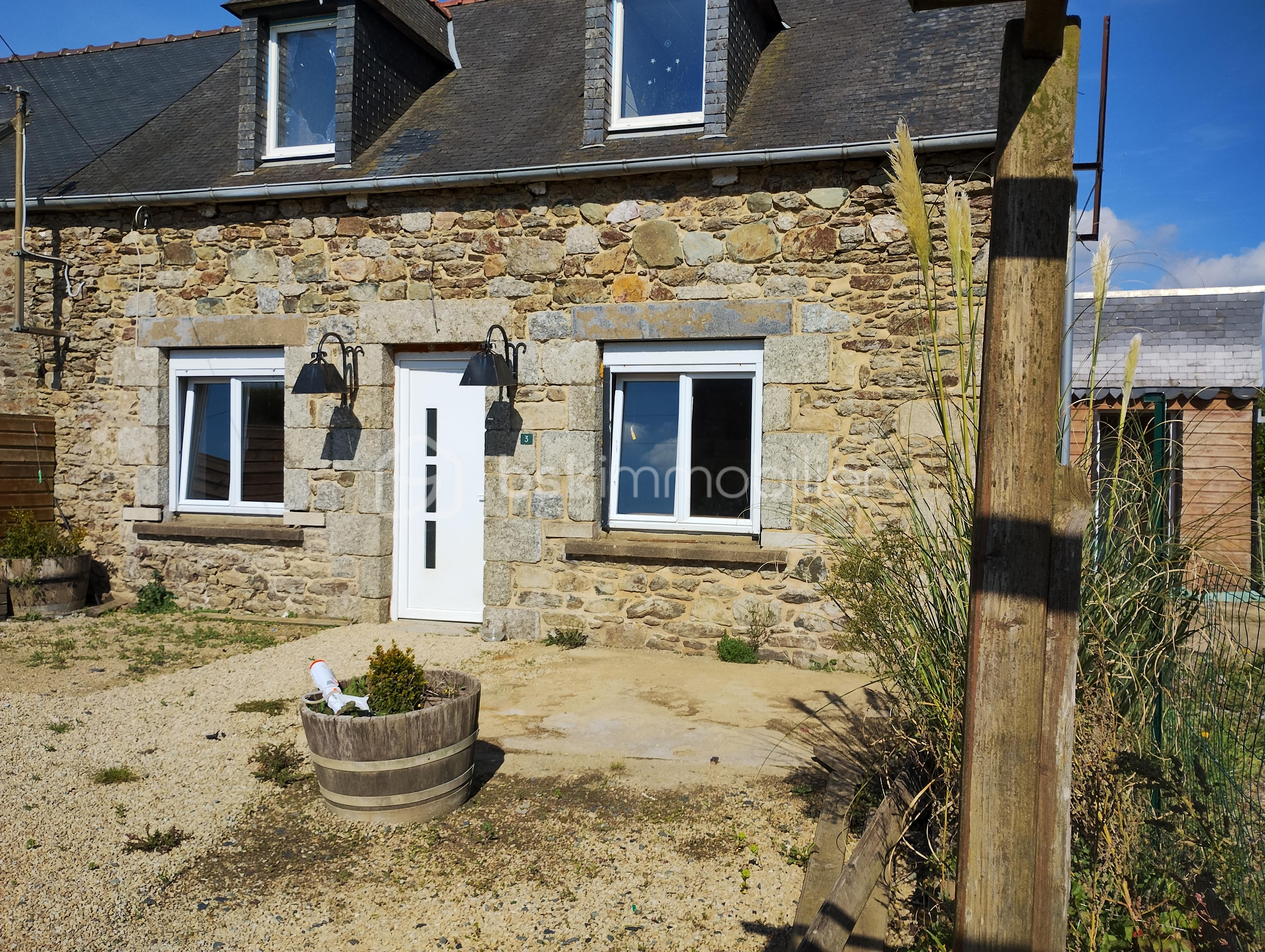 Maison de 2 295 m² - isabelle-bouvier-mandataire-immobilier-maison-pierre-facade.jpg