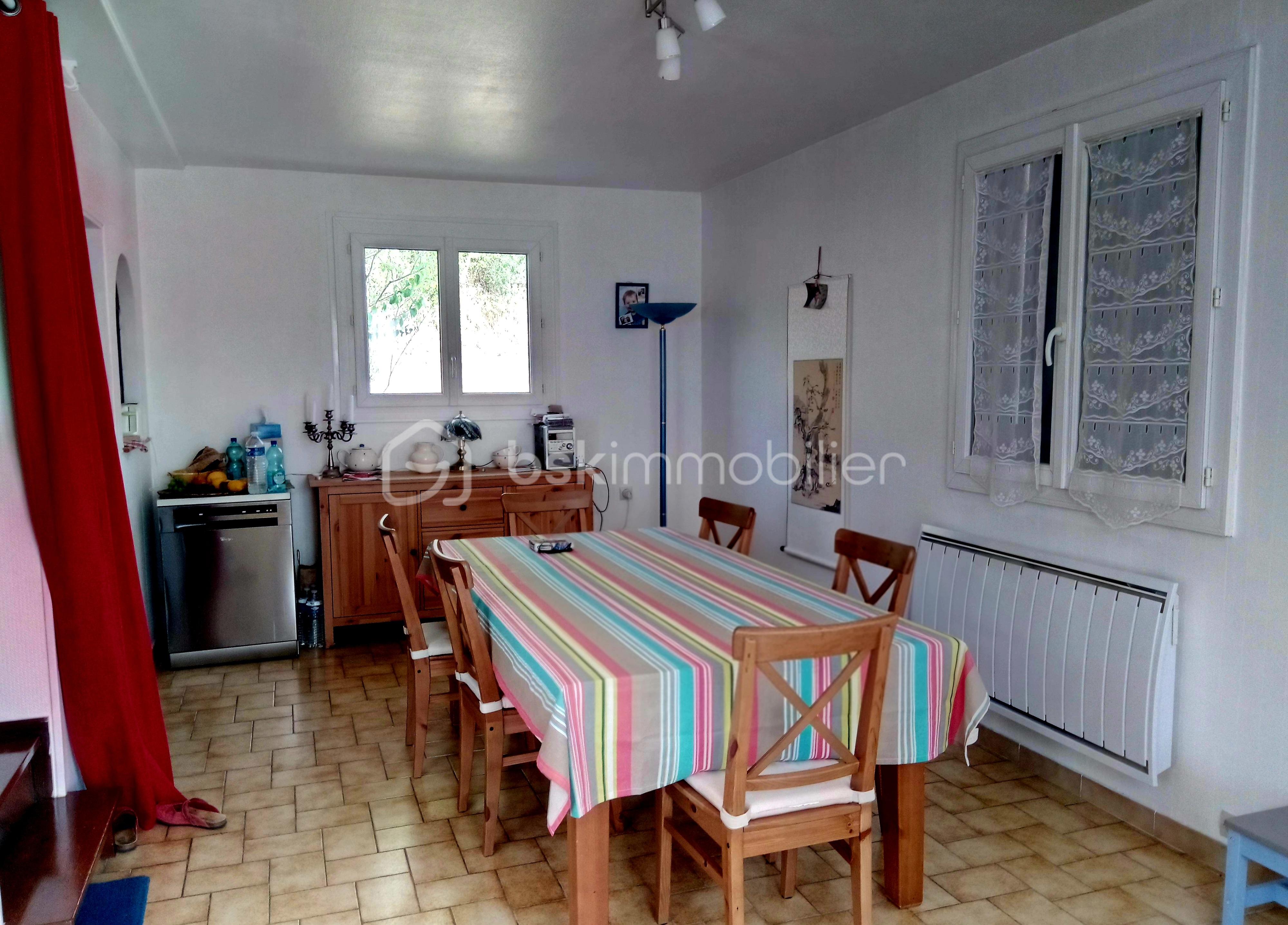salle a manger vue en arrivant .jpg