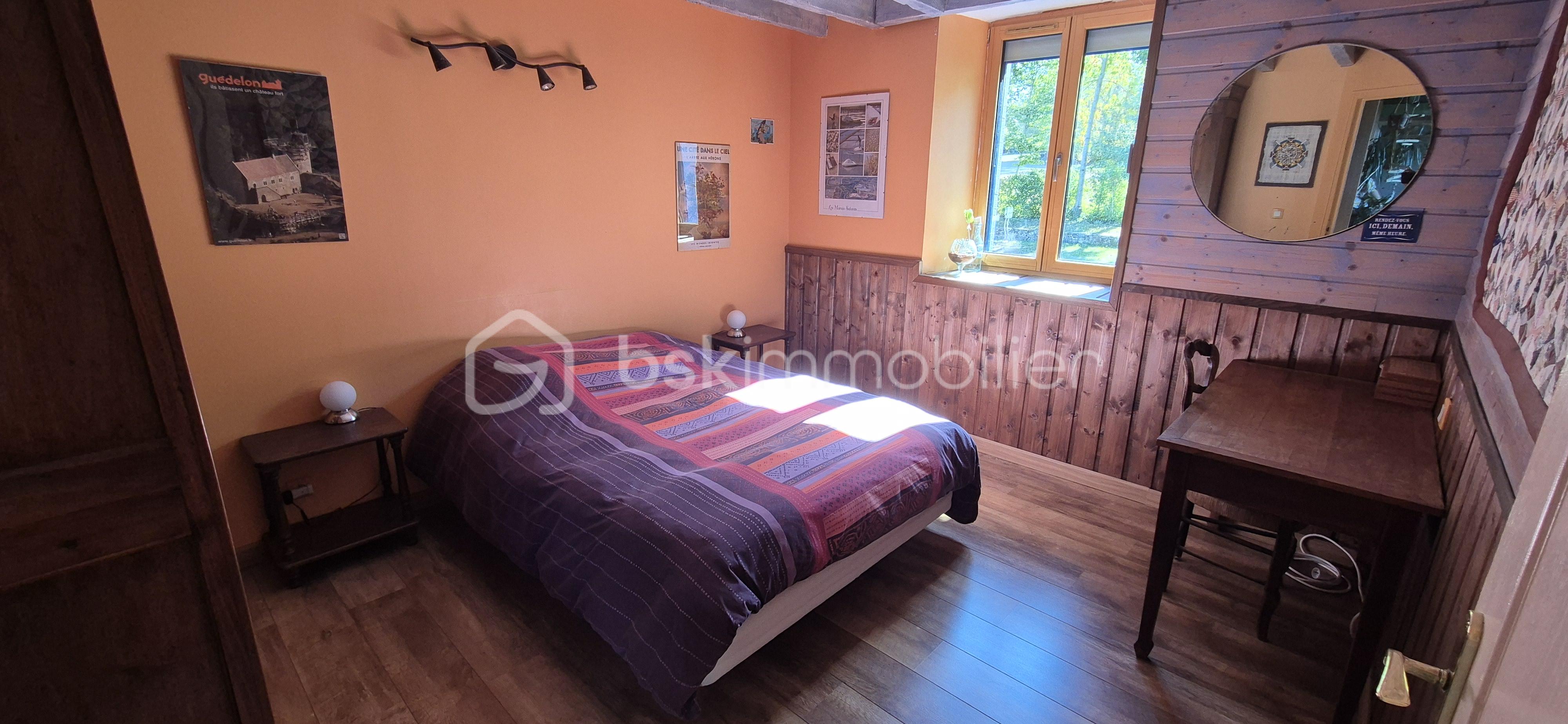 CHAMBRE ETAGE 1.jpg