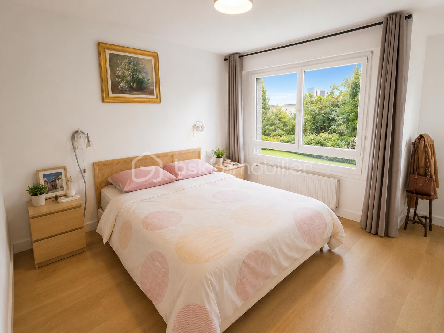 MASTER BEDROOM.png