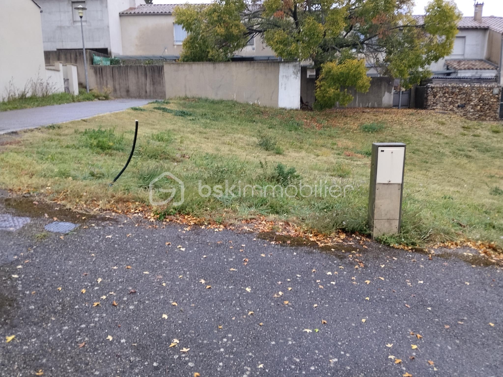 Terrain de 300 m² - PHOTO TERRAIN 5.jpg