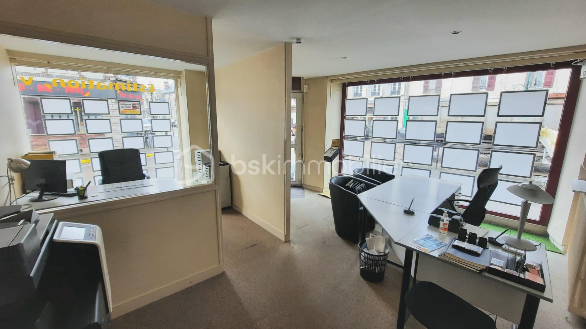 Immeuble mixte de 160 m² - d0b6f36e-2a82-4e48-94c4-629f3b71dbb2.jpg