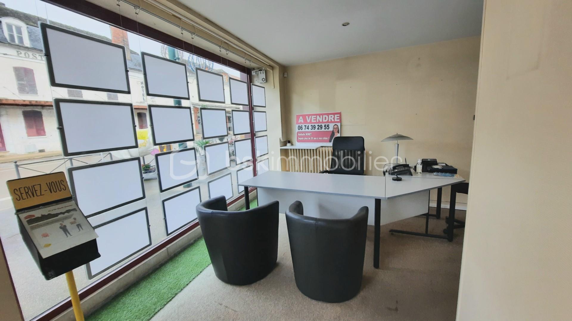 Immeuble mixte de 160 m² - c693a28a-7235-4ec2-a1d8-4d87eb14869f.jpg