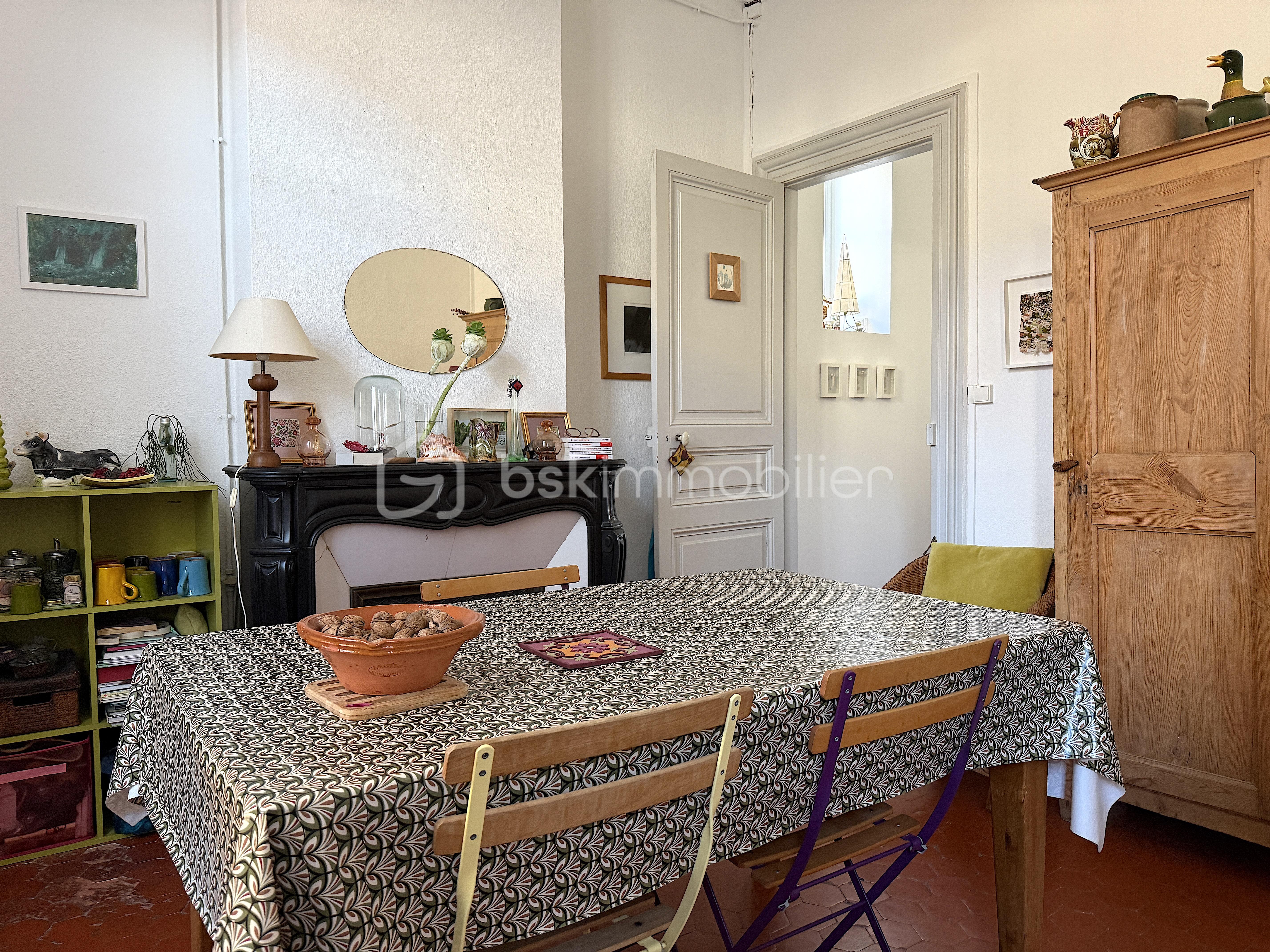 Appartement de 64 m² - 5 SALON CUISINE.JPG