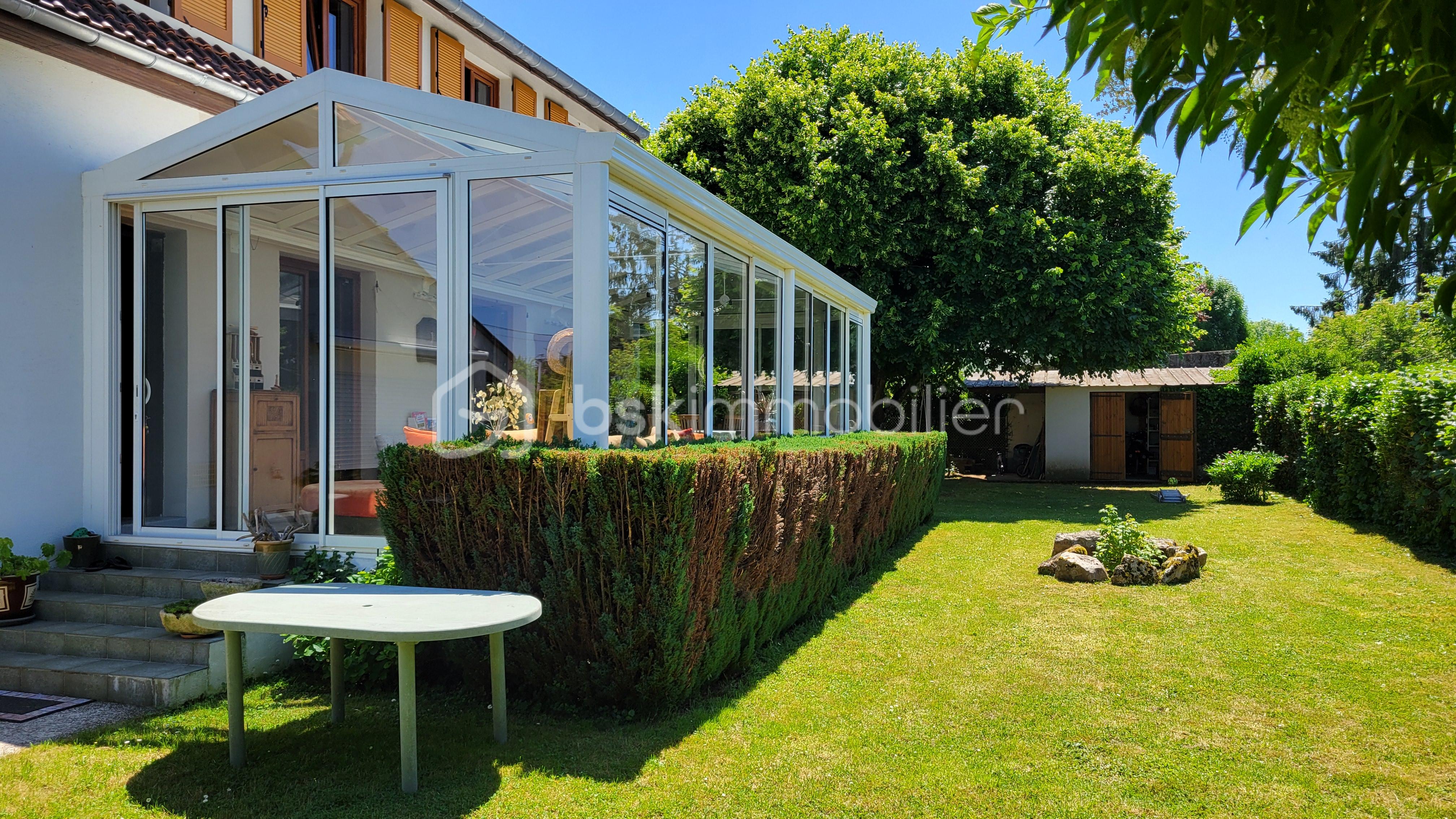 Maison de 222 m² - jardin abri.jpg