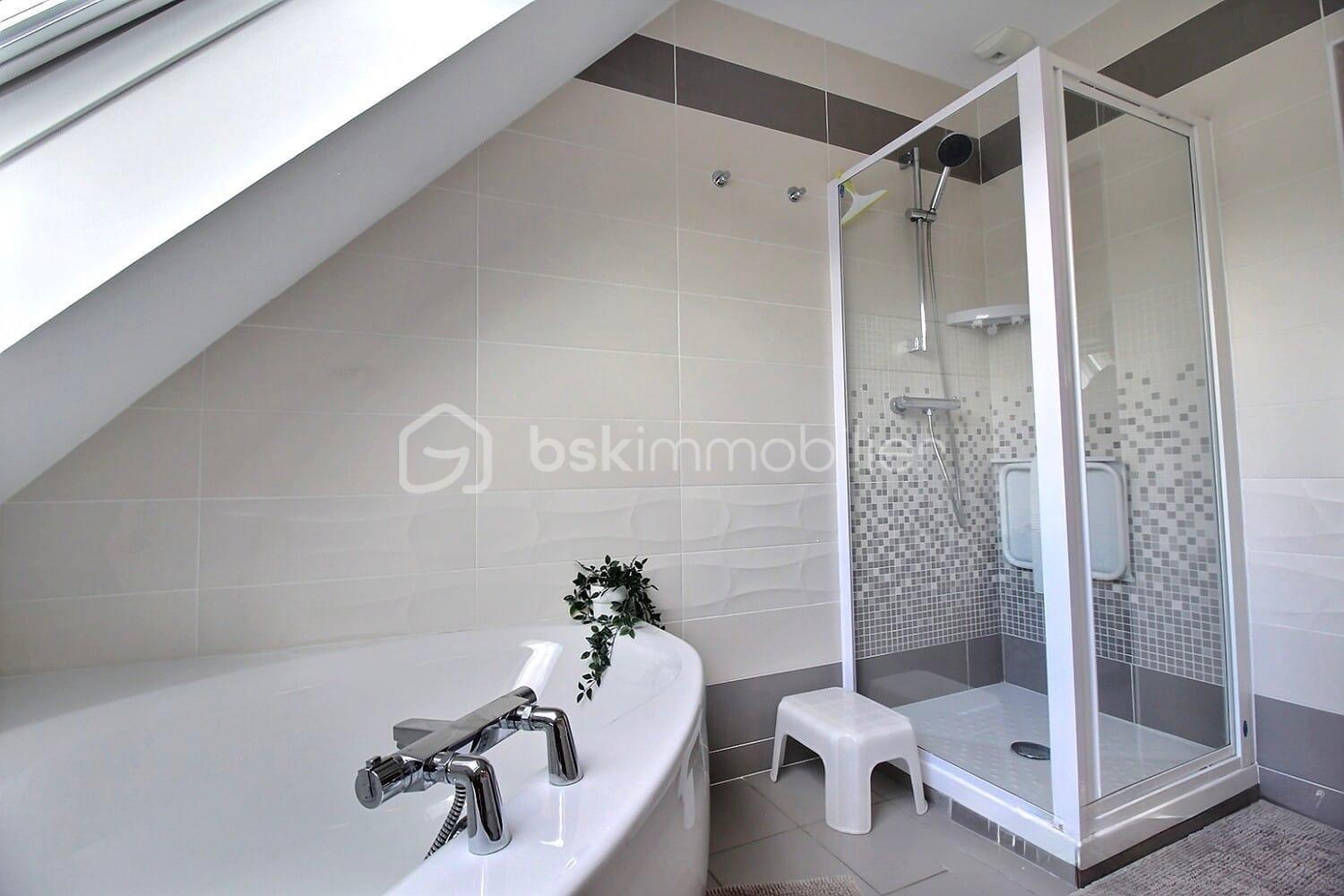Maison de 135 m² - 49c18a3f-45e0-45c0-87a6-54f3dae5e112.jpeg