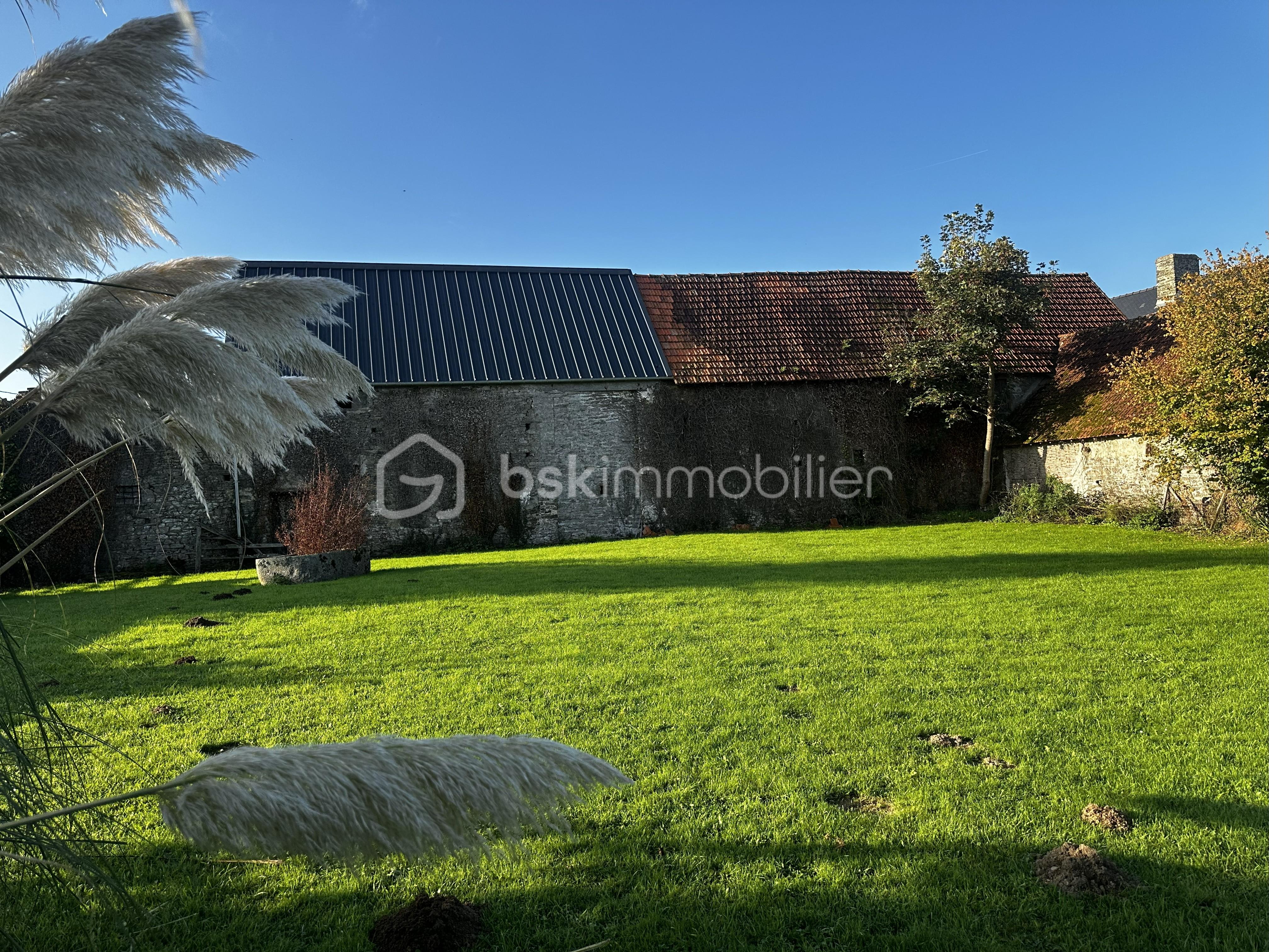 Corps de ferme de 180 m² - jardin 1.jpg