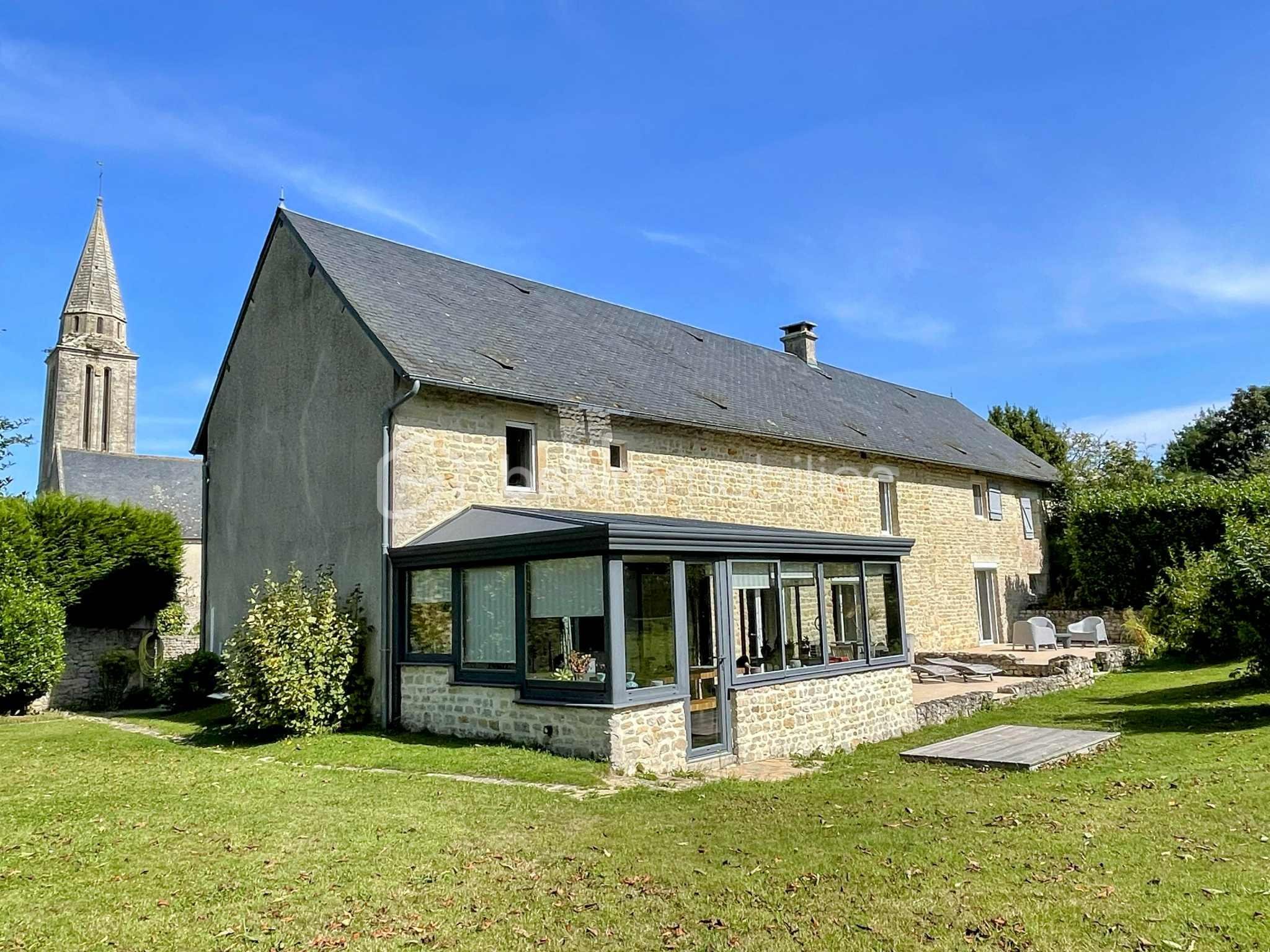 Maison en pierre de 223 m² - av1.jpg