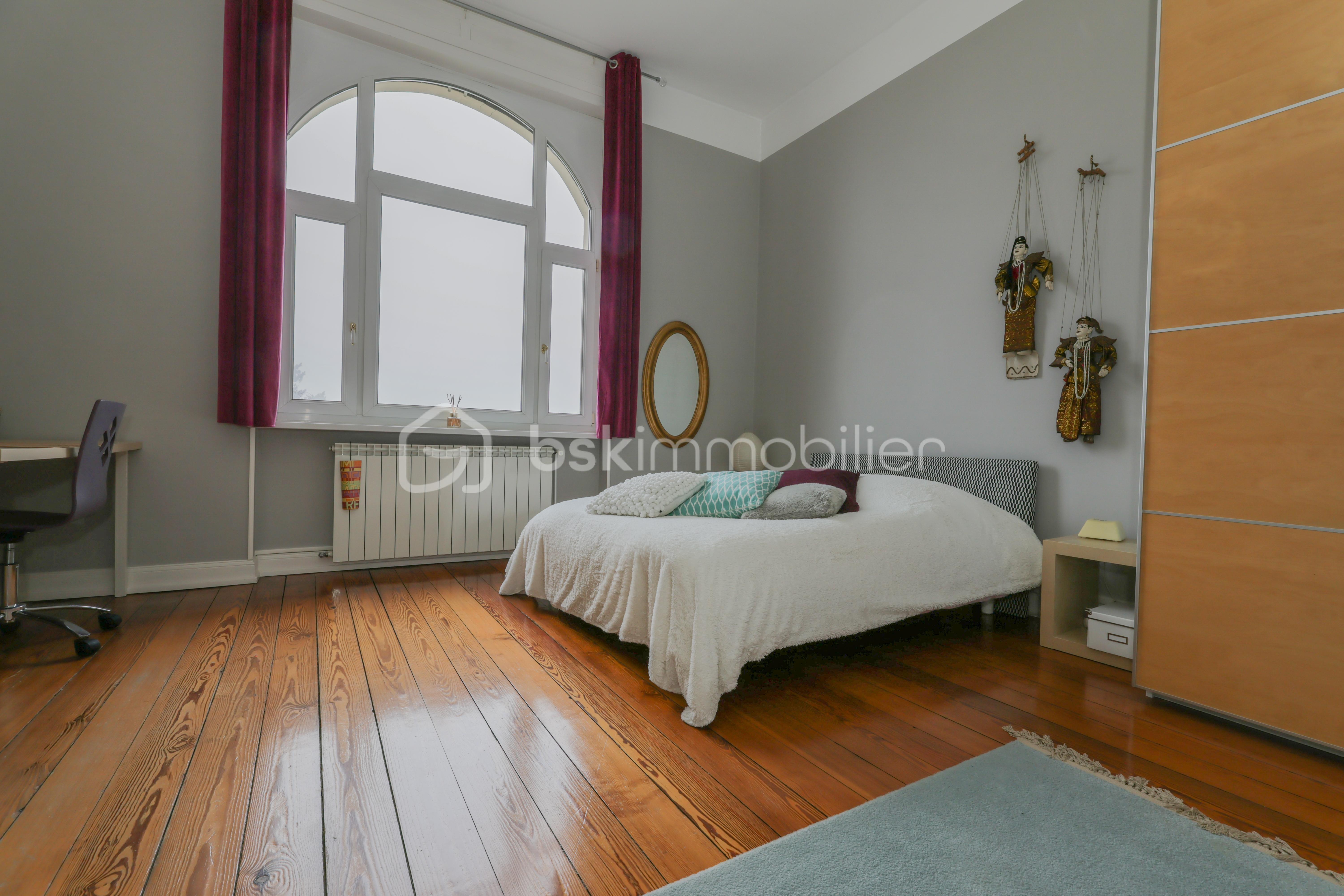 Maison de maître de 300 m² - Chambre2.jpeg
