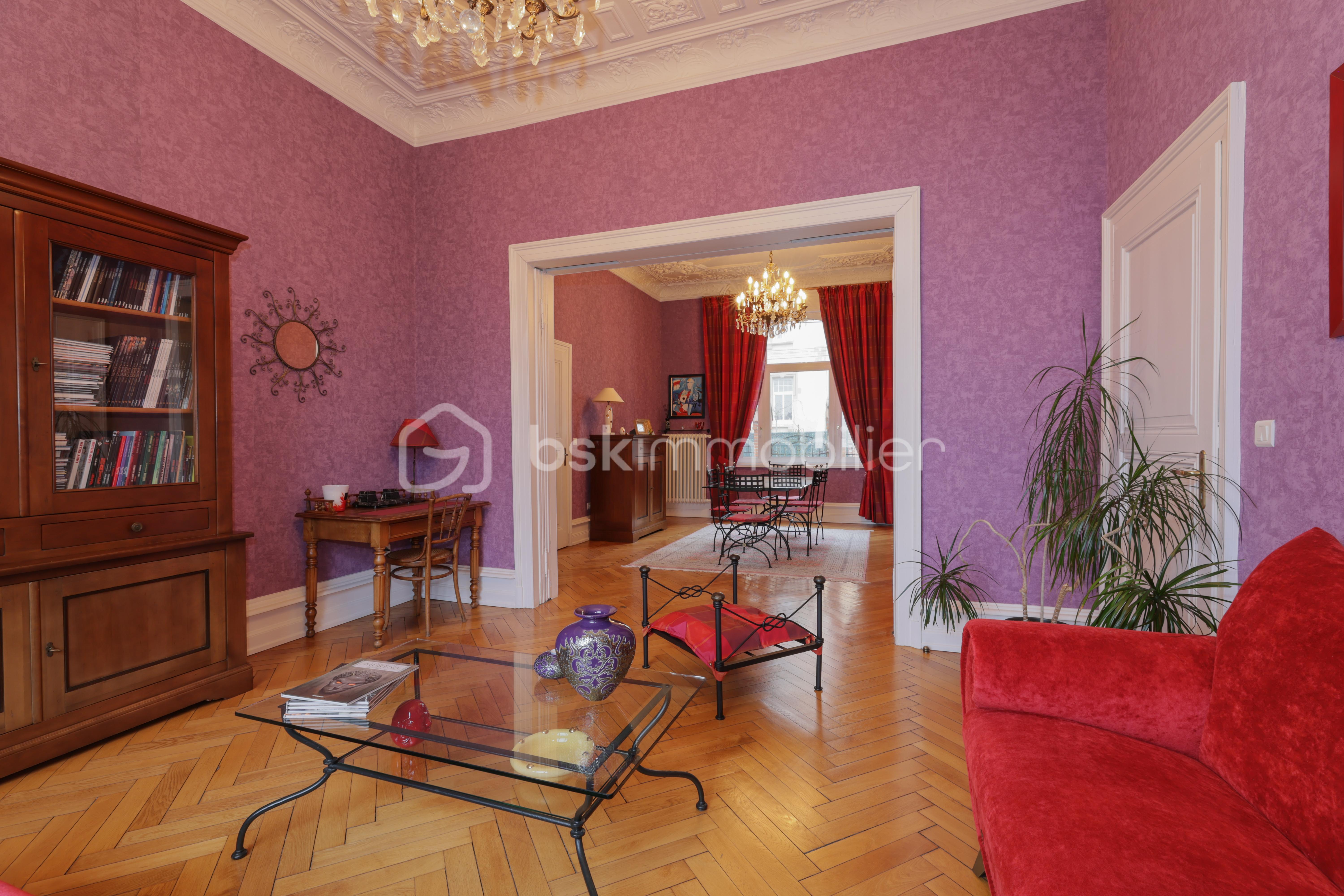 Maison de maître de 300 m² - Sejour.jpeg